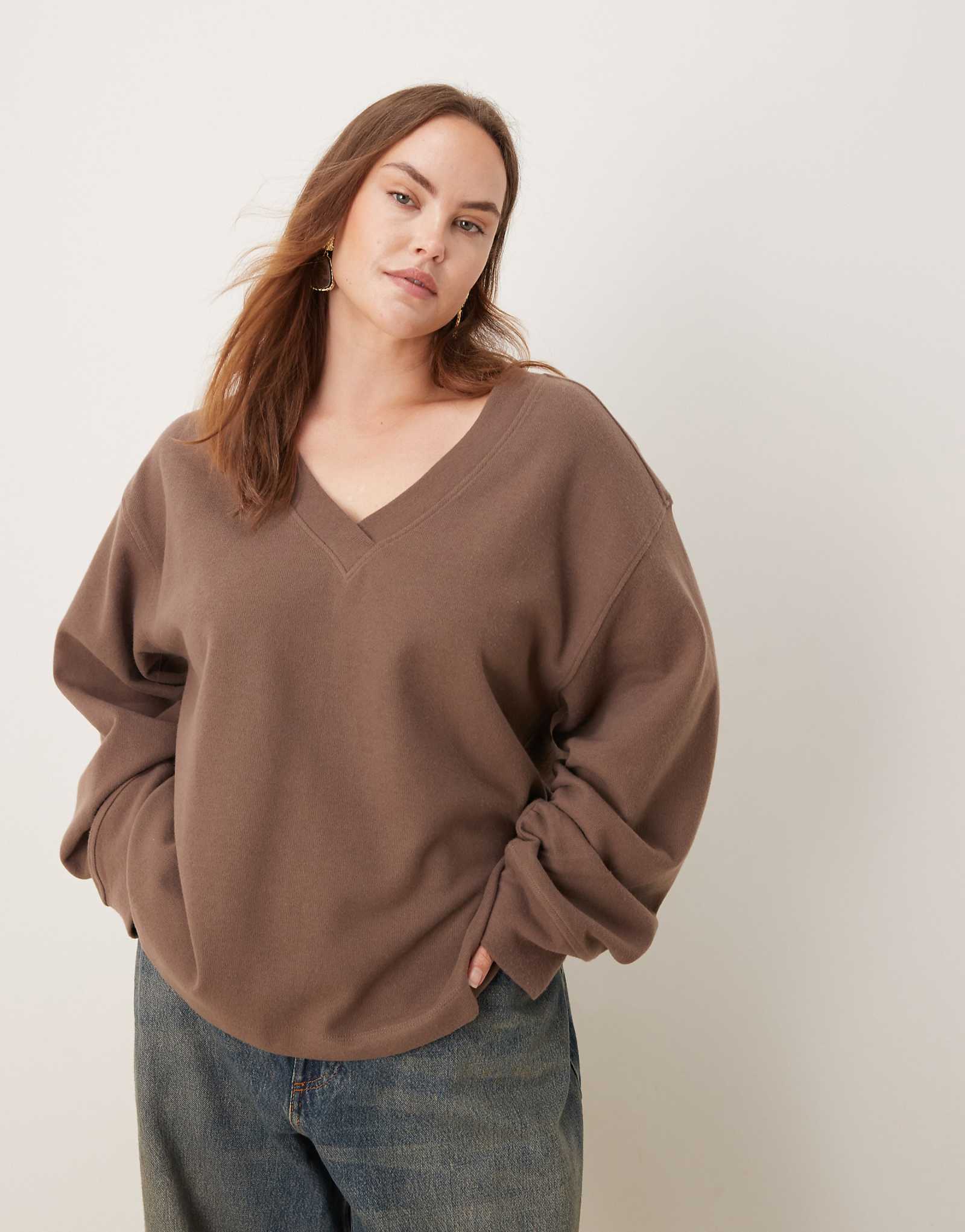 ASOS DESIGN Curve v- mocha 5390₽