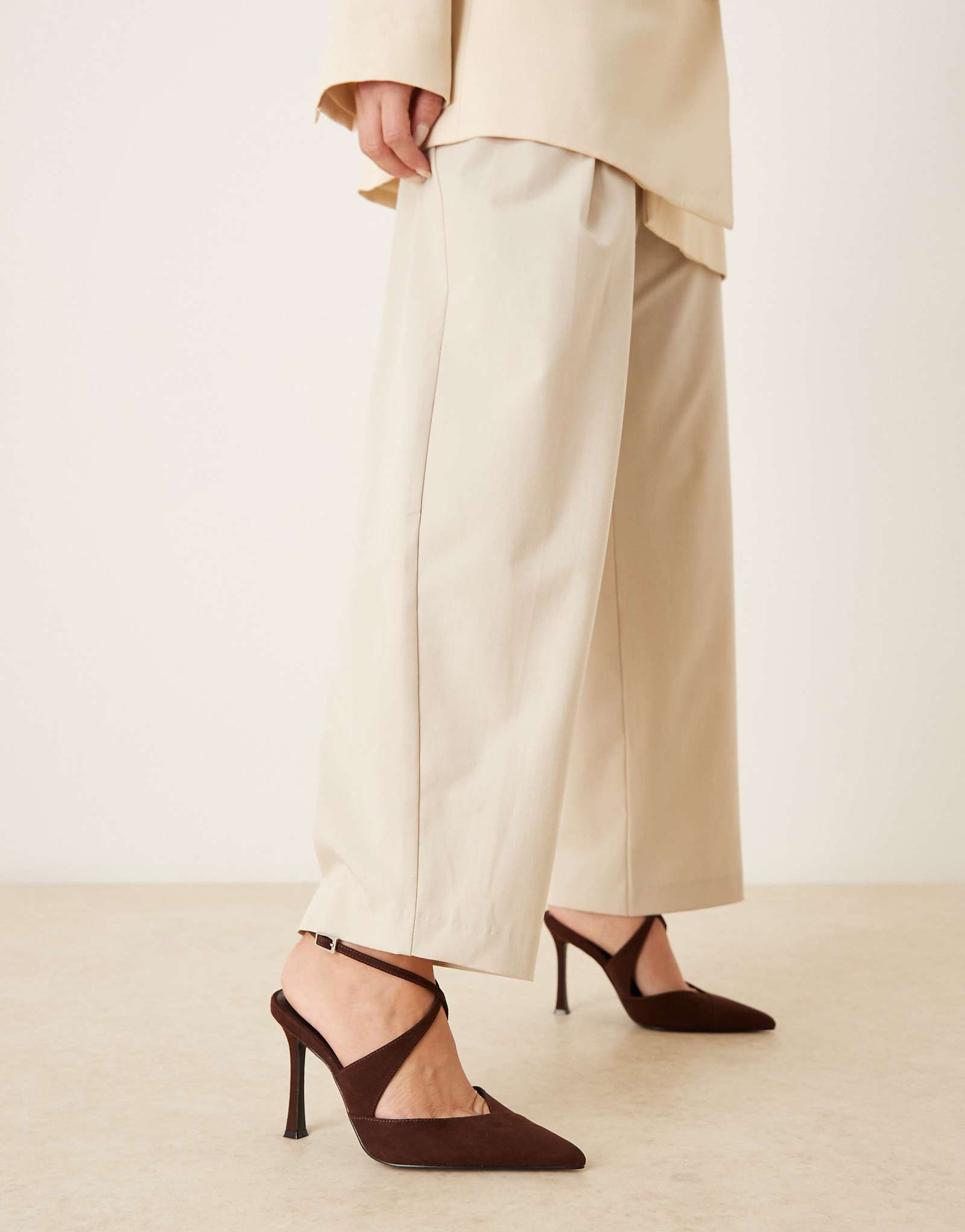 Porscha ASOS DESIGN chocolate suedette 9590₽