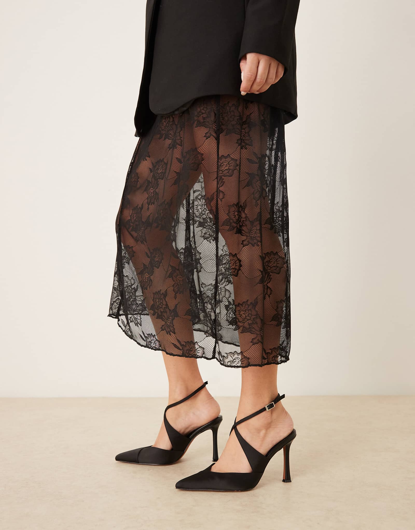 Porscha ASOS DESIGN black satin 9590₽