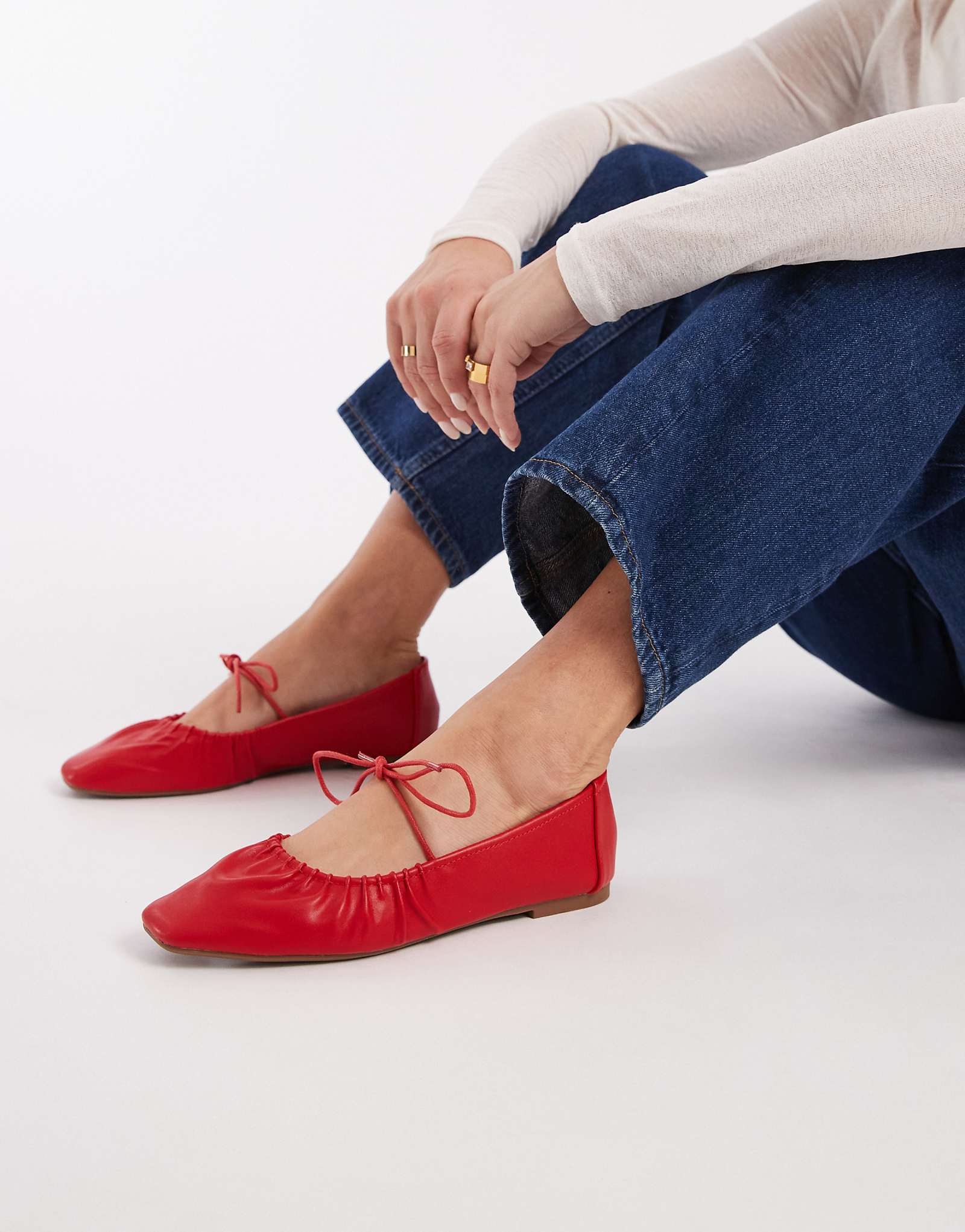 SEQWL Iris red pu 6090₽