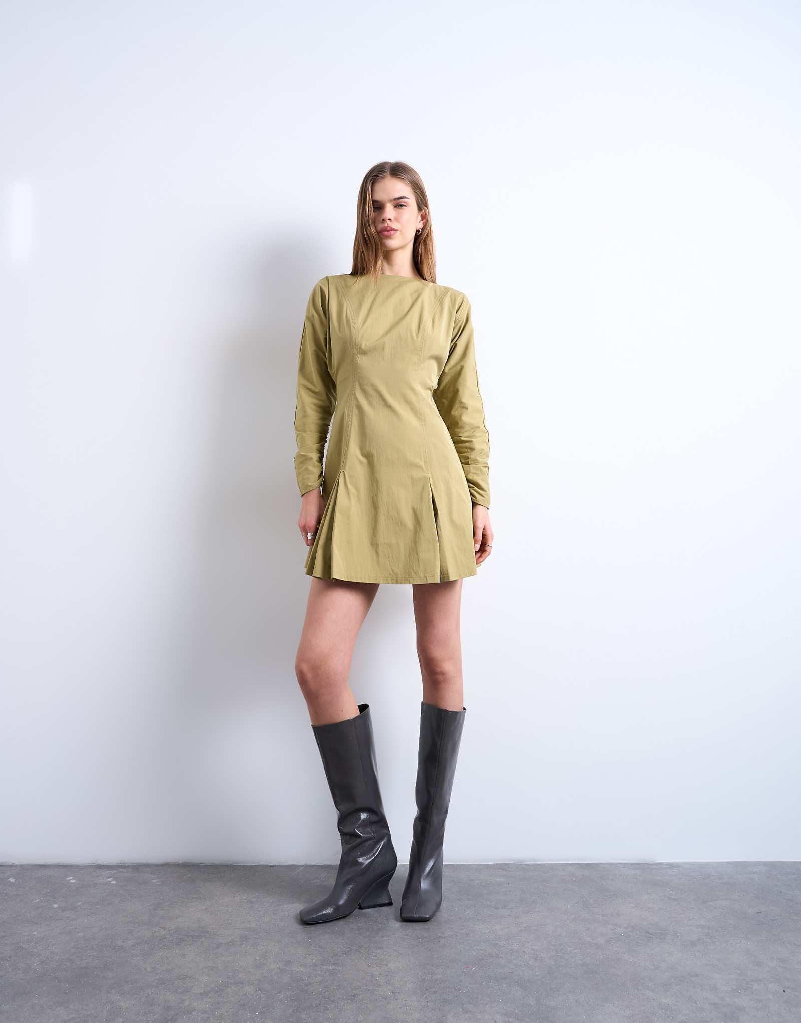 - Topshop olive 18490₽