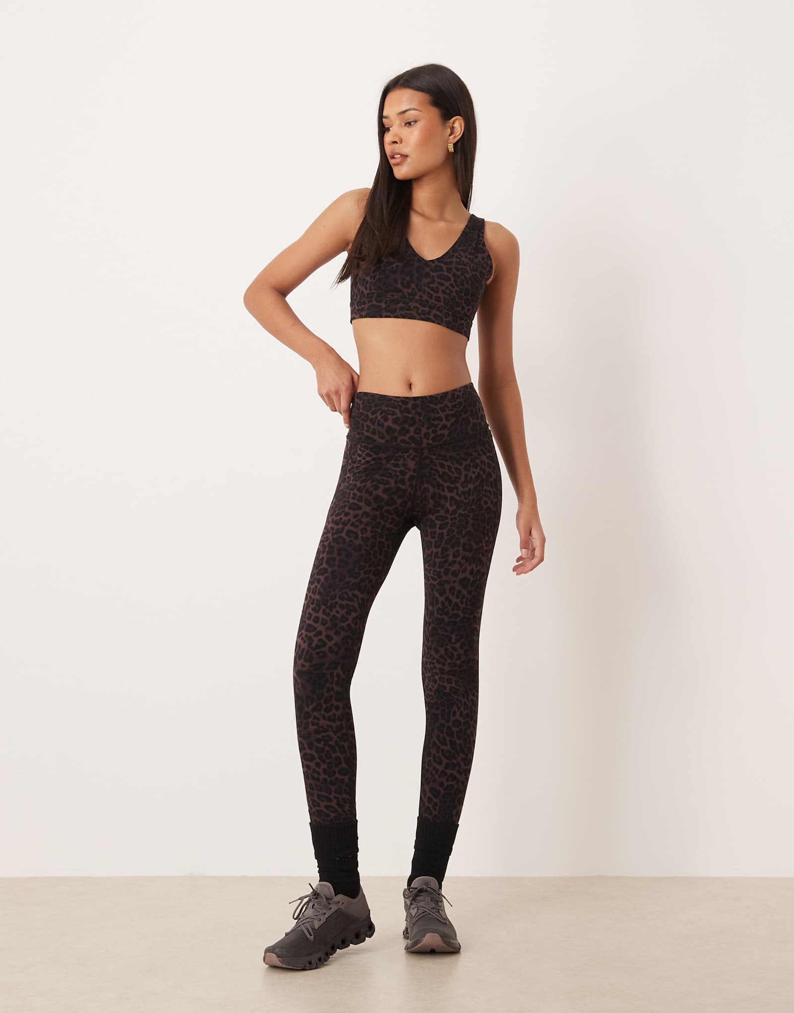 Sweaty Betty Ultimate Studio 78 brown leopard print 26790₽