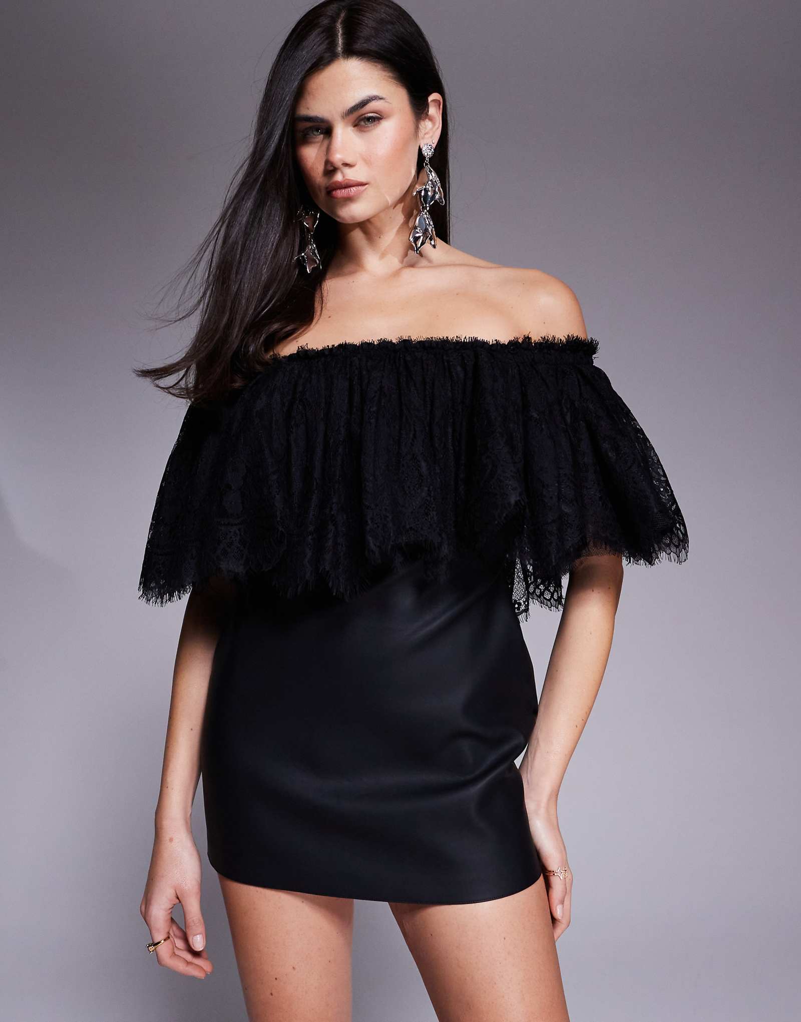 - The Dolls House Circa Kelsey black 56890₽