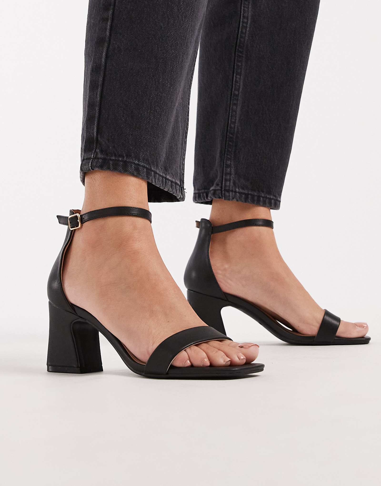 black pu 7490₽
