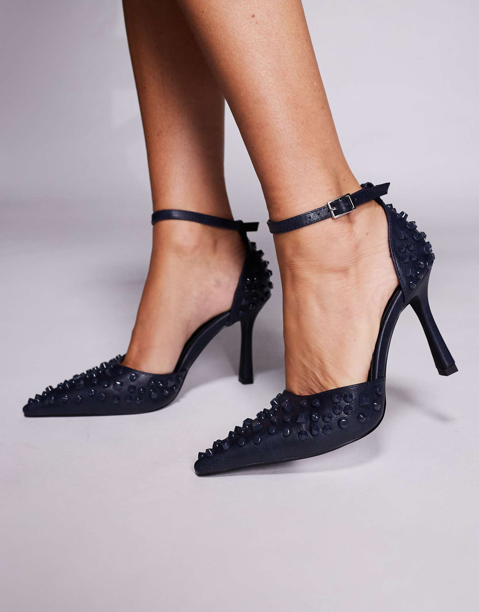 -    Azalea Wang Bessetta navy