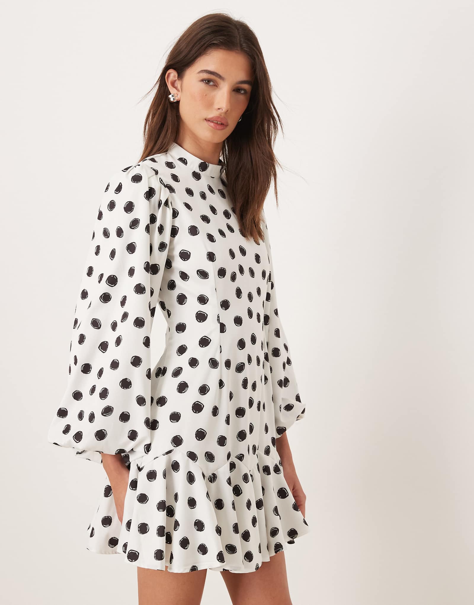 - Sister Jane Illume white 33690₽