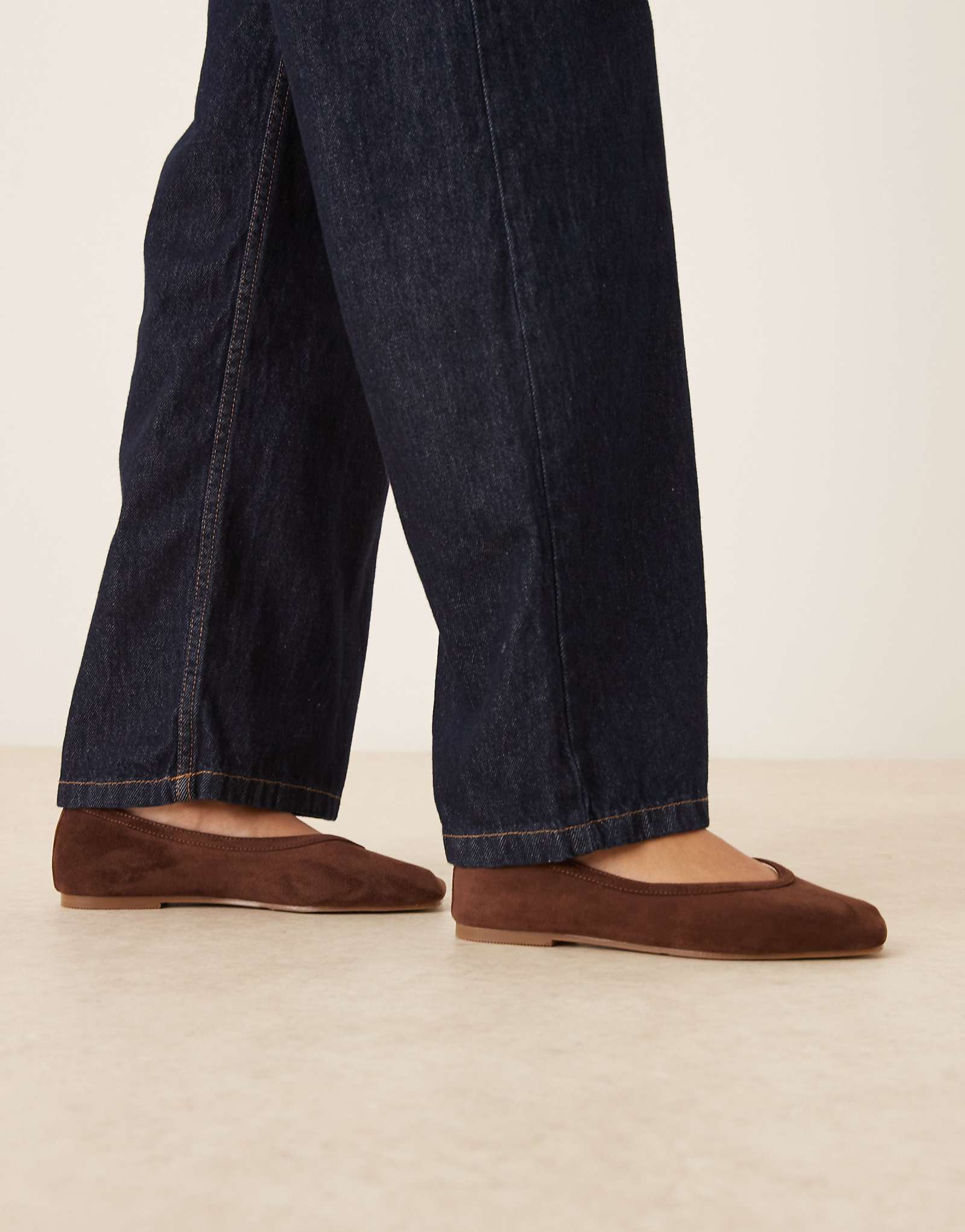 RAID Maryana brown suede 8490₽