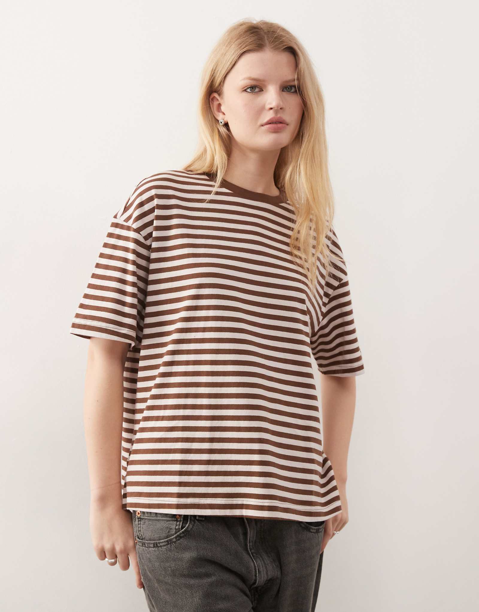 Monki oversize pink and brown 4590₽