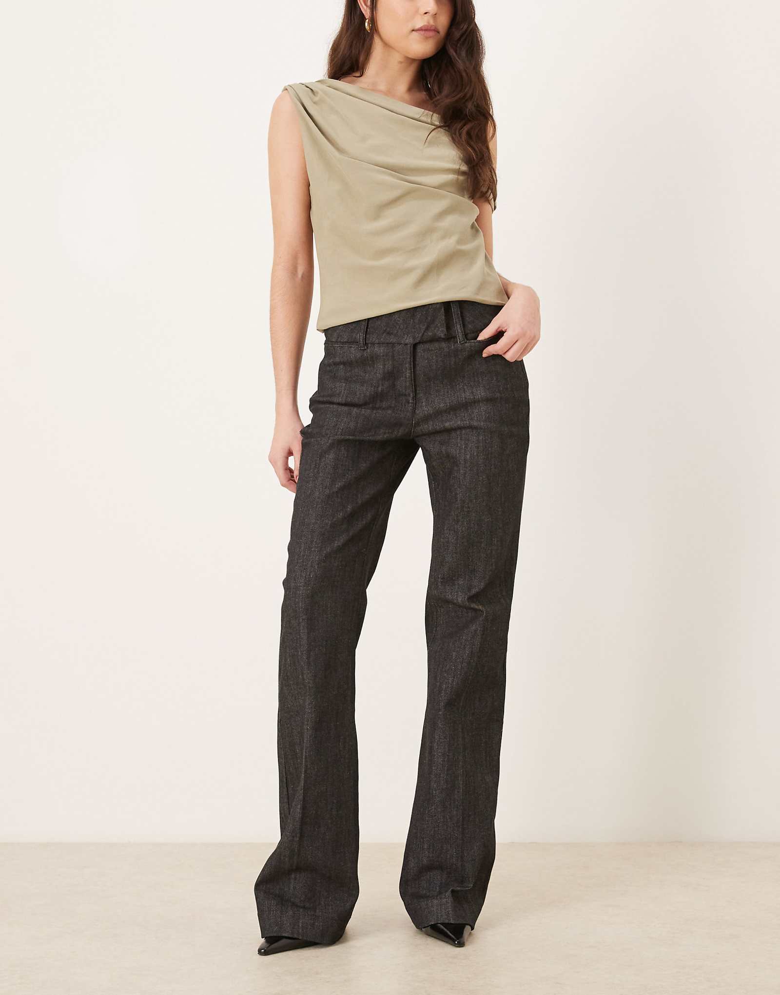 - Mango June Black 17390₽