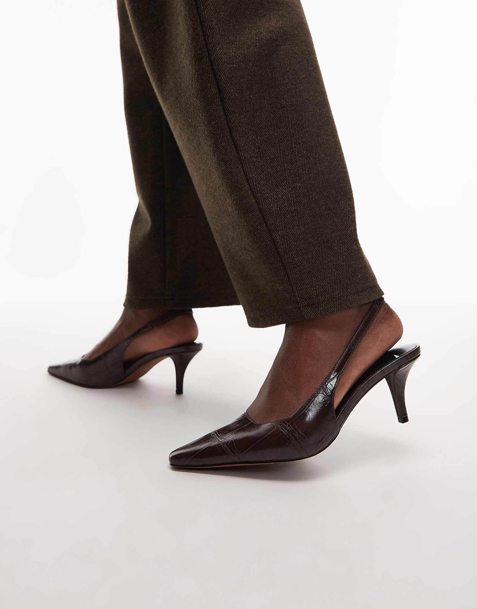 ASOS chocolate croc 10390₽