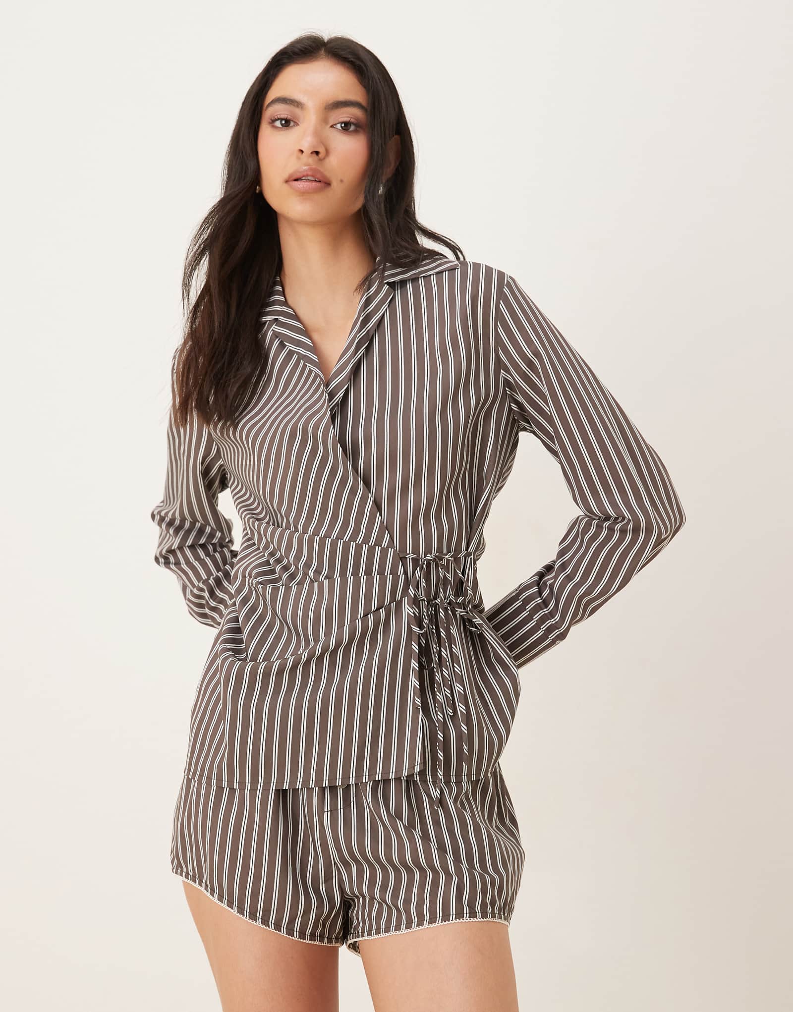 NIA Eliska        chambray -   brown