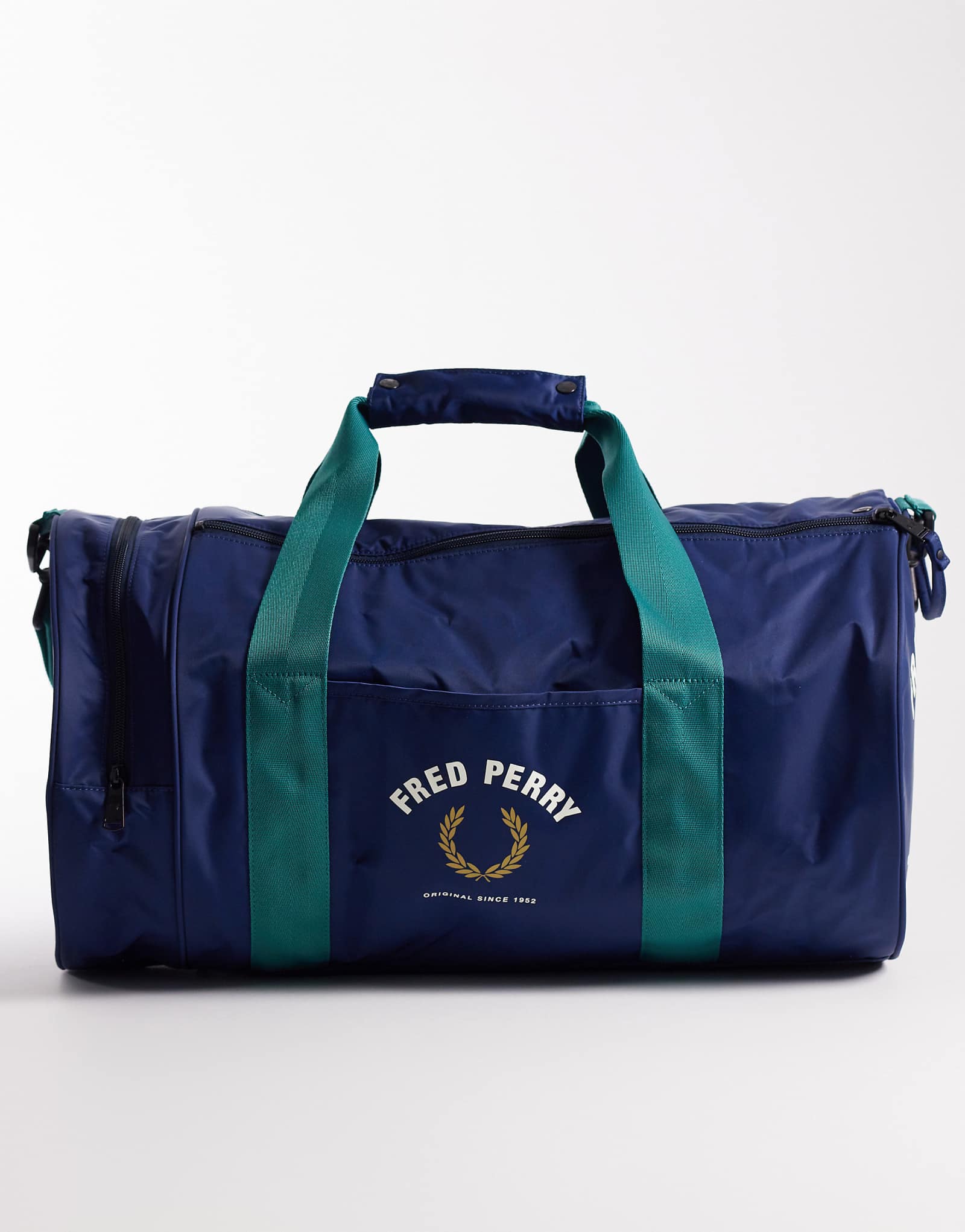Fred Perry Barrel 29290₽