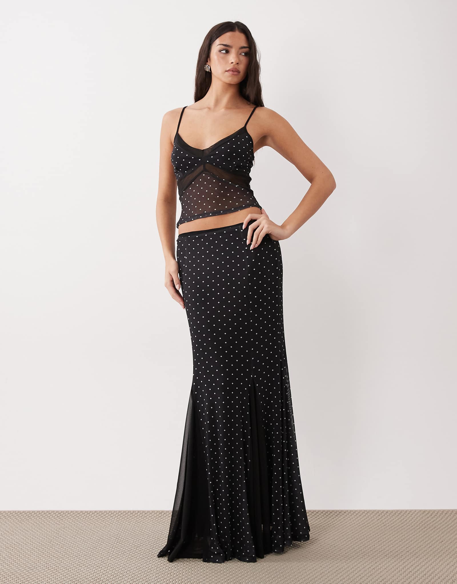 - ASOS DESIGN 12990₽