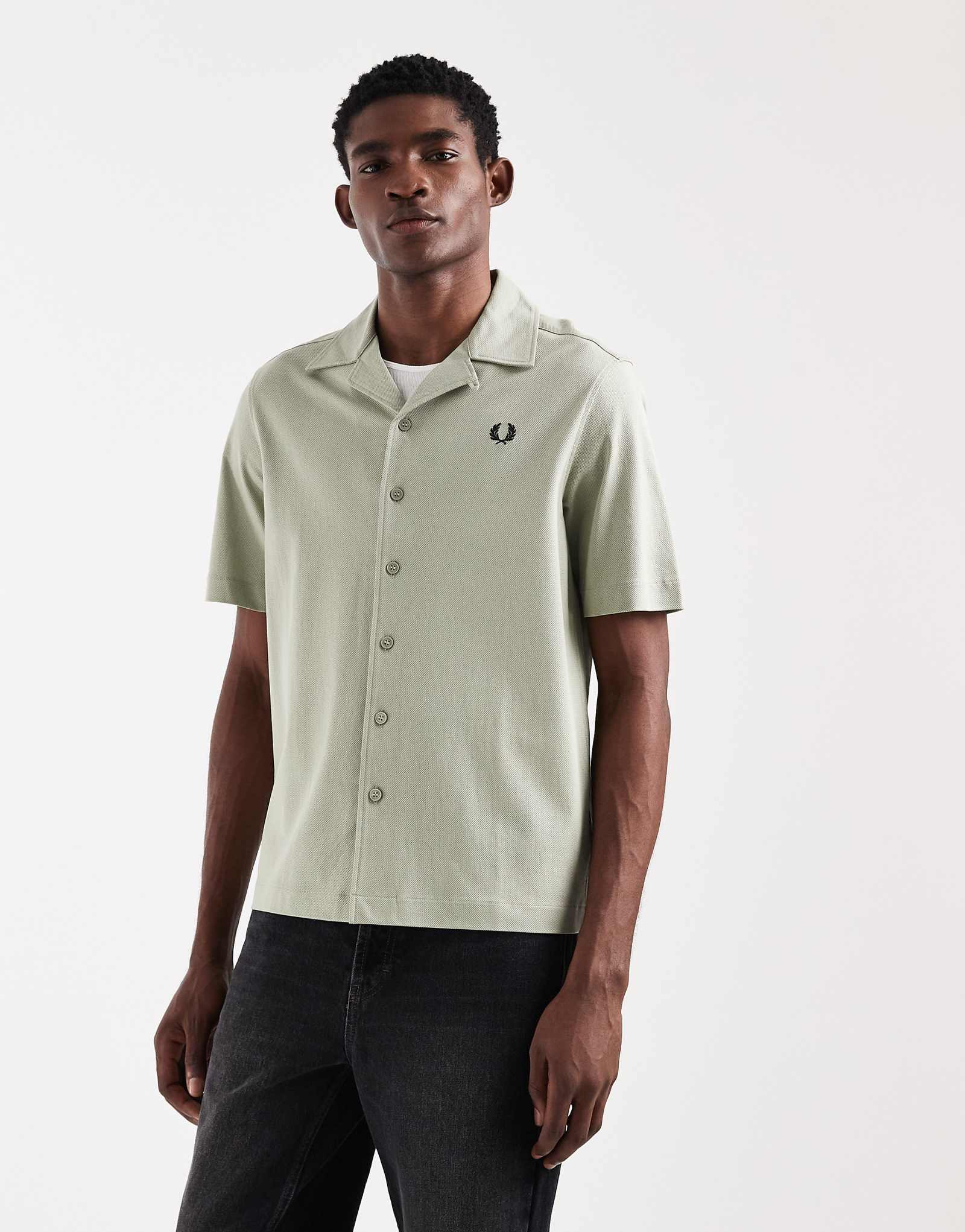 Fred Perry - - 32790₽