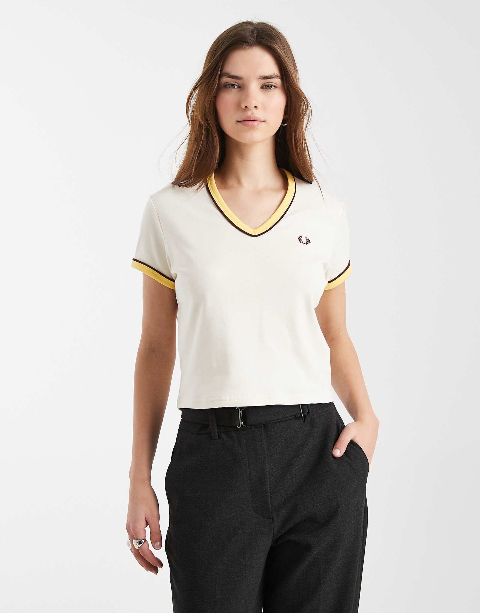 v- Fred Perry 18890₽