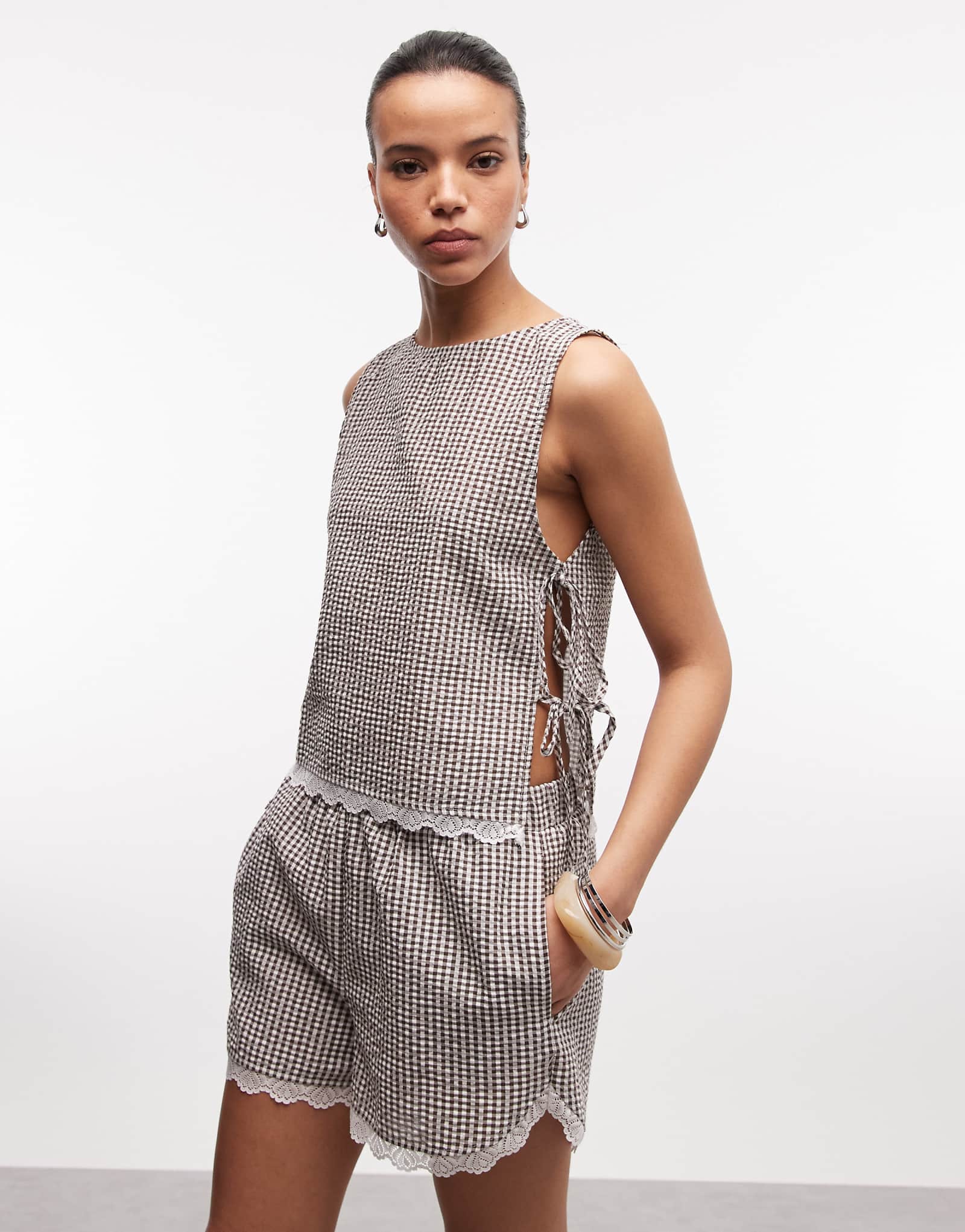 Noisy May seers - 8490₽