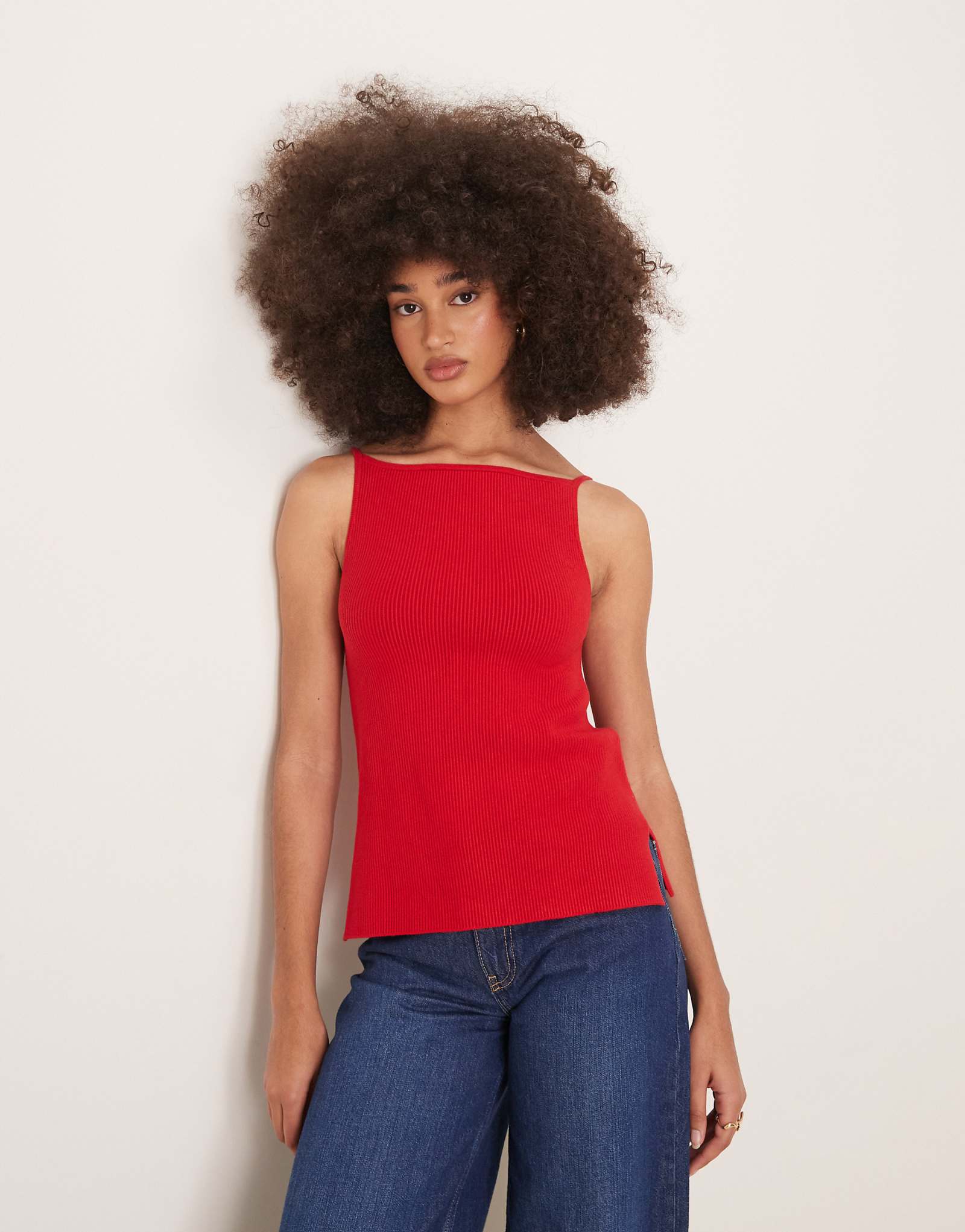 Abercrombie -amp Fitch 8690₽