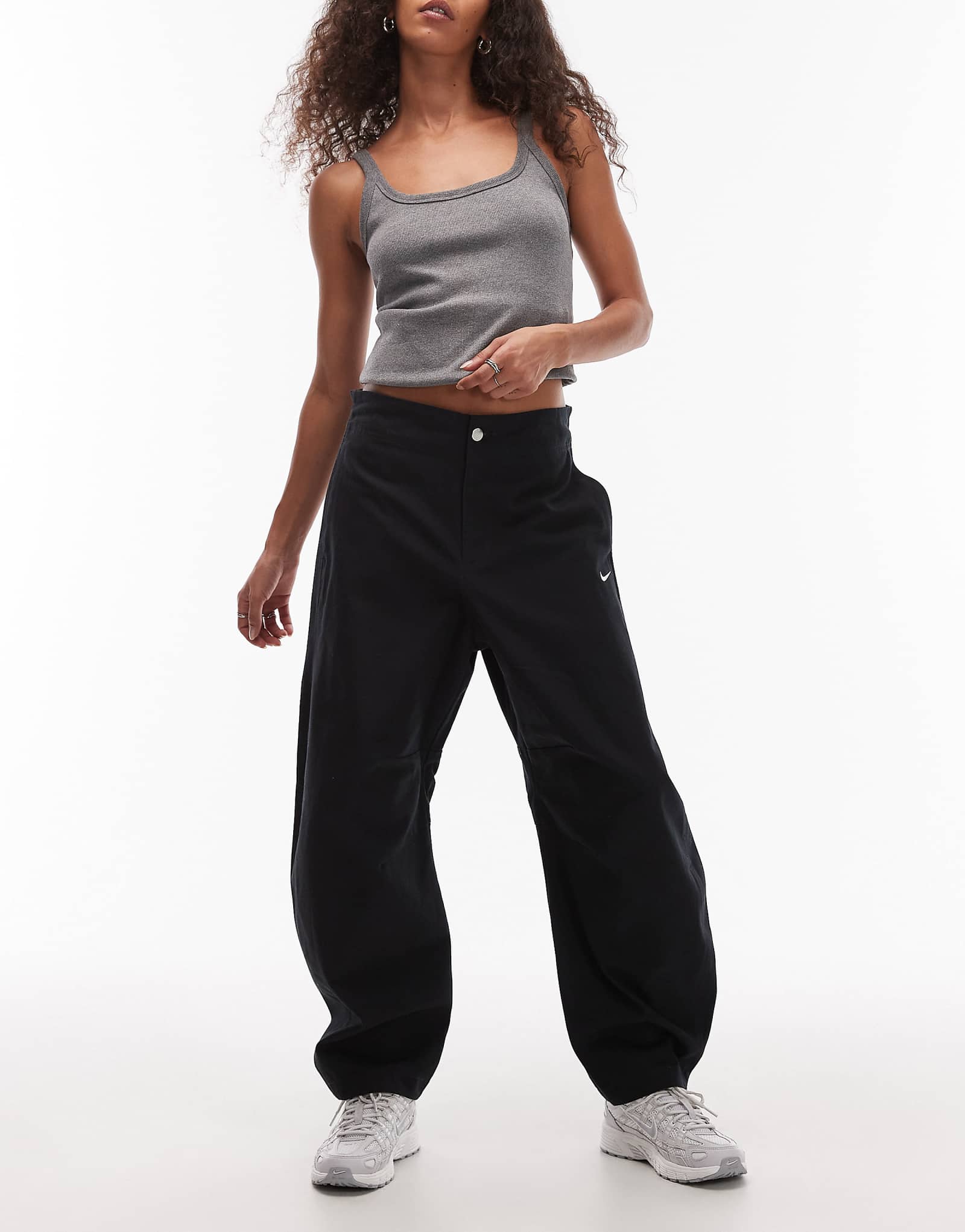 Nike Street barrel leg 18490₽