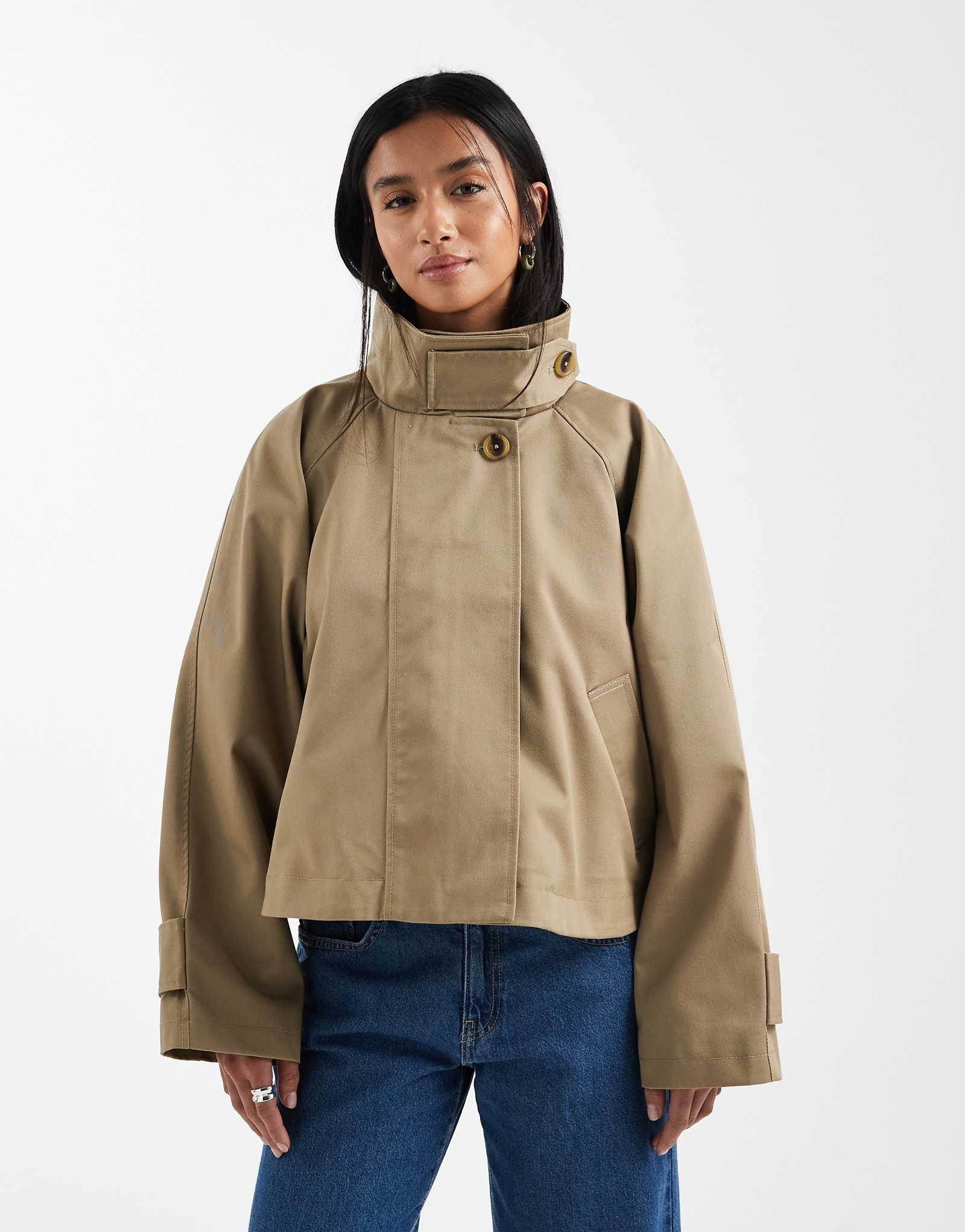 - ASOS DESIGN 18390₽