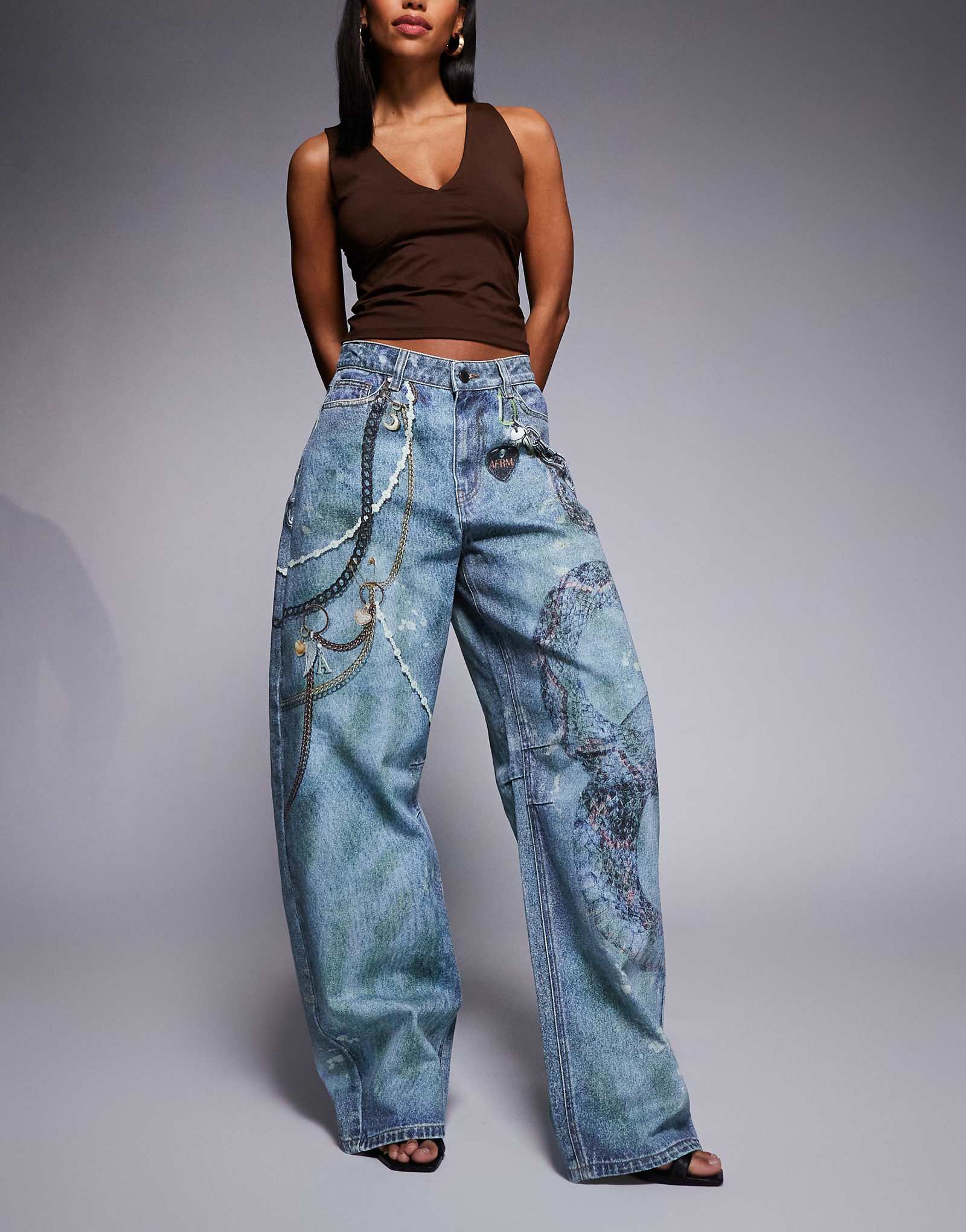 - AFRM Walker 29990₽