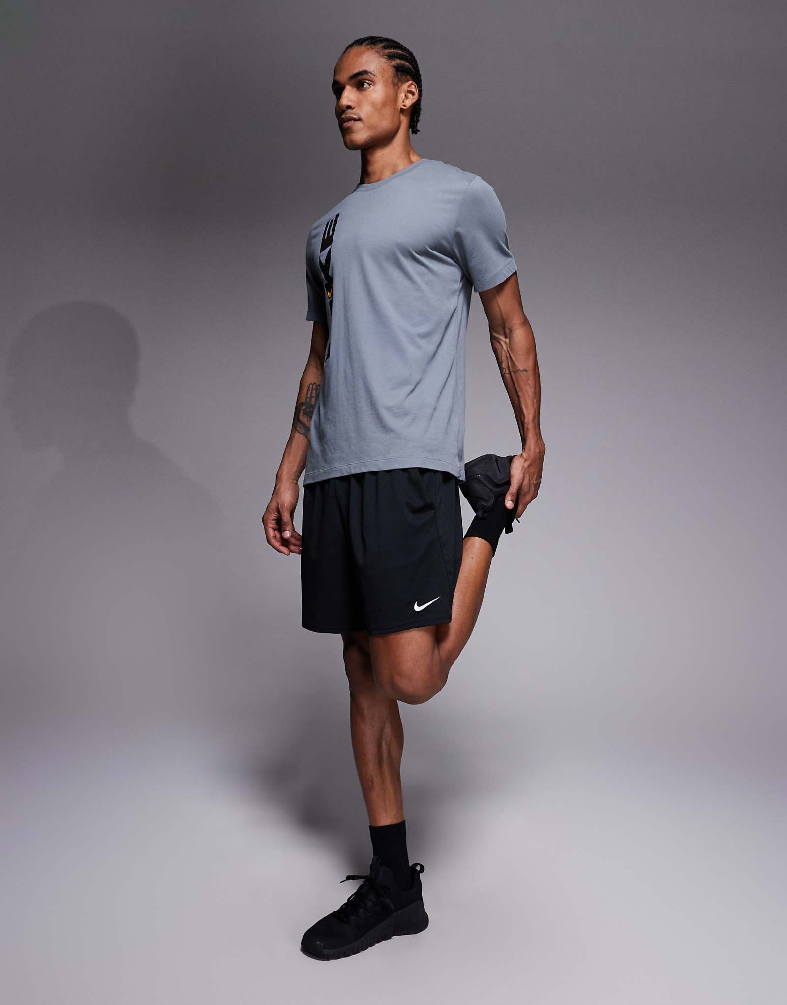 7- Nike Training Dri-FIT 7190₽
