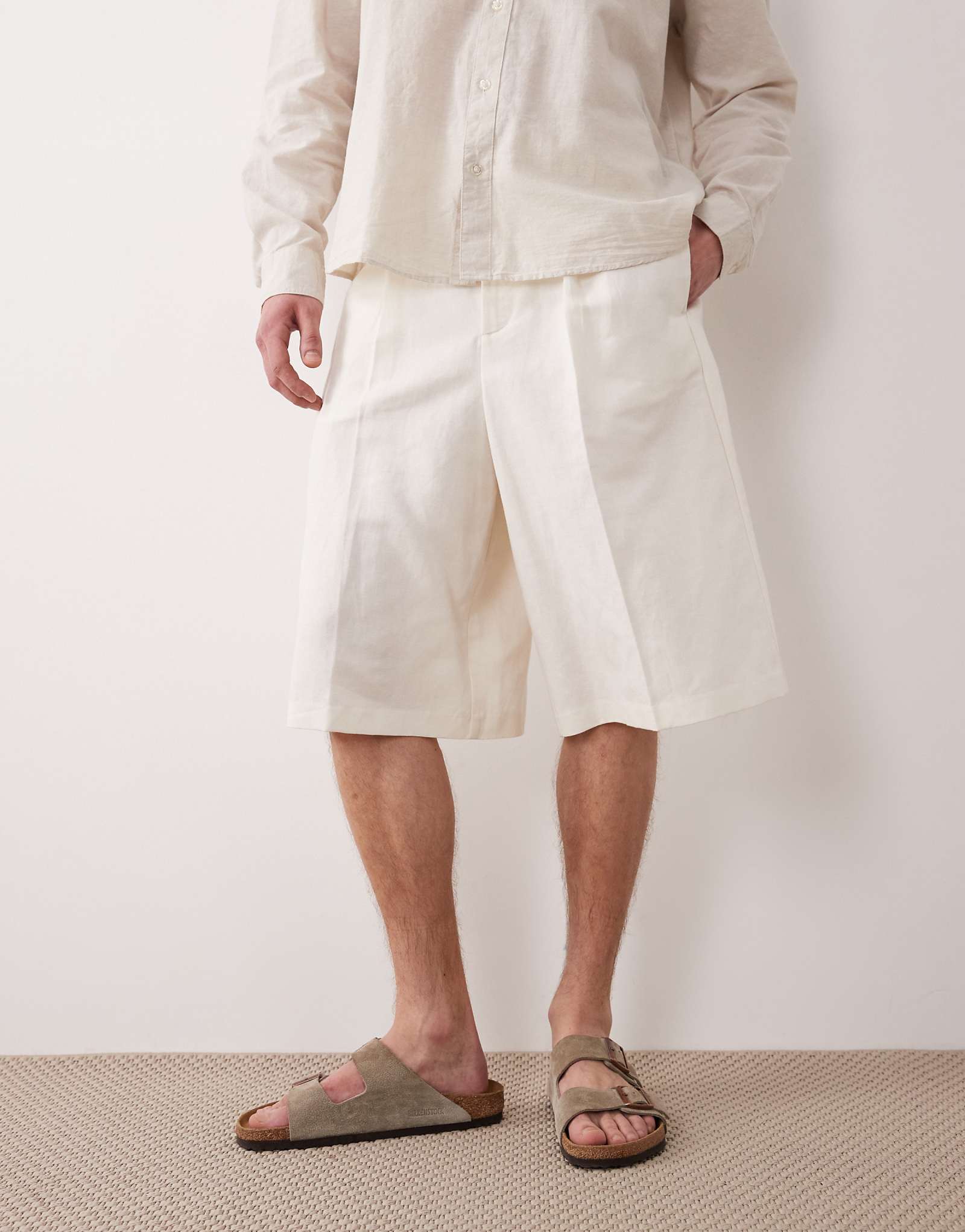 - ASOS DESIGN 11890₽