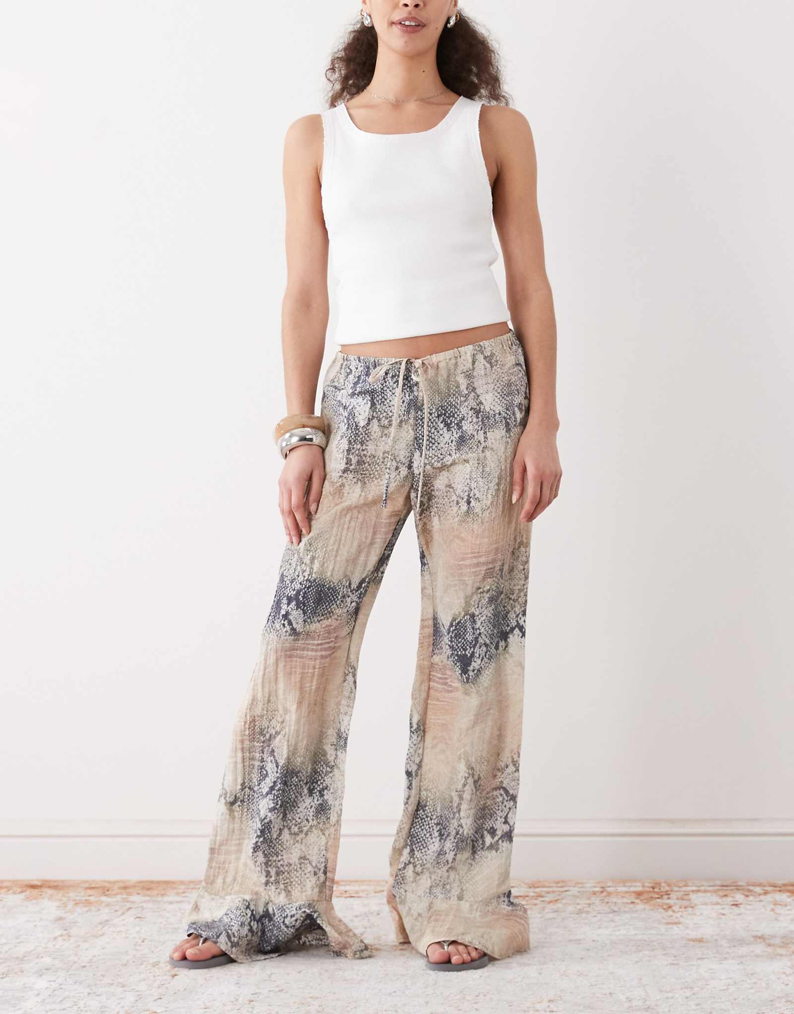 Monki crinkle 11090₽