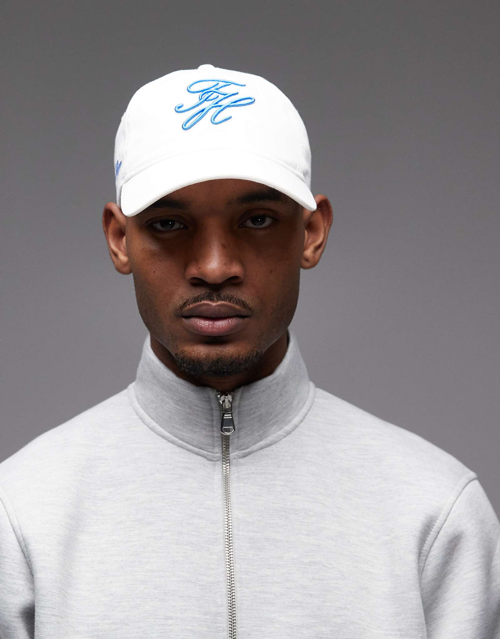 Tommy Hilfiger script 14290₽