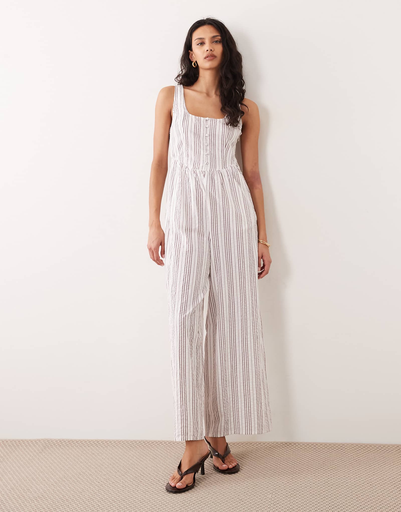 Nobodys Cora 33690₽