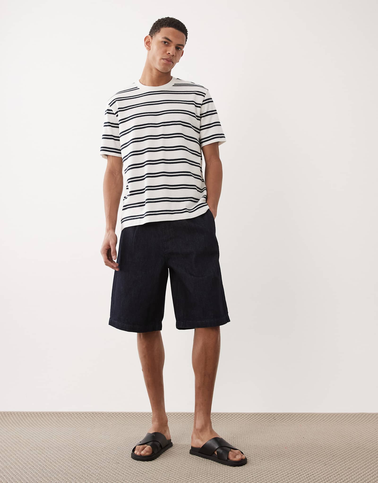 - ASOS DESIGN 11890₽