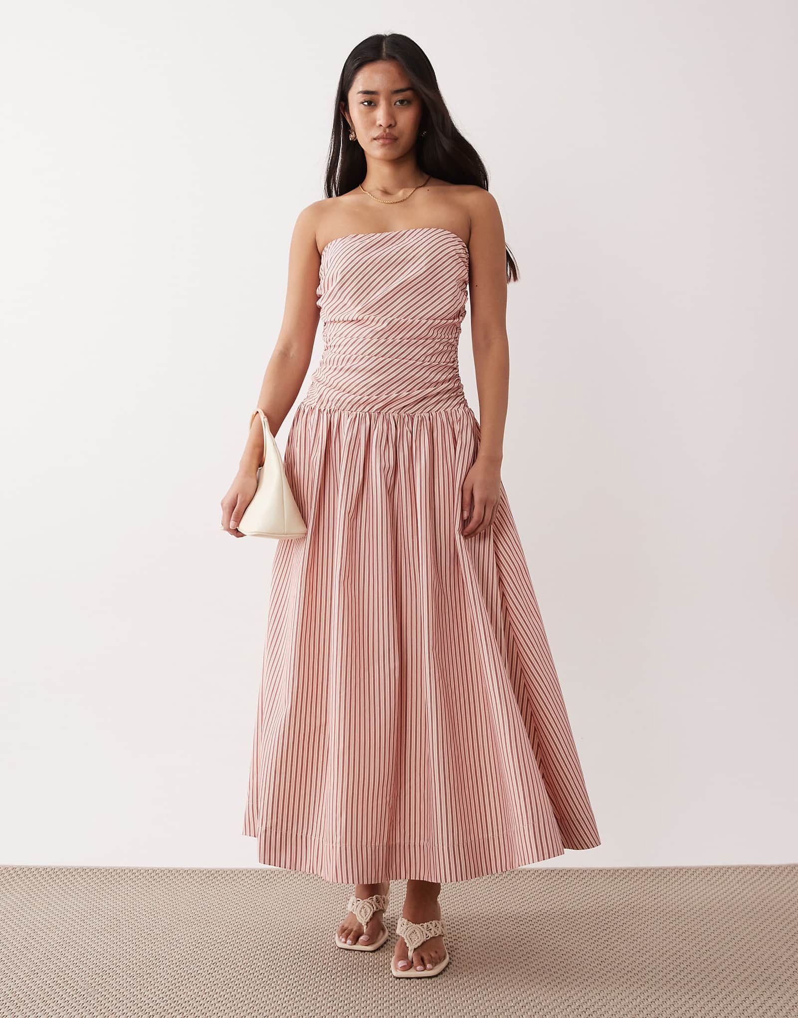 NIA Mullholland red 43790₽