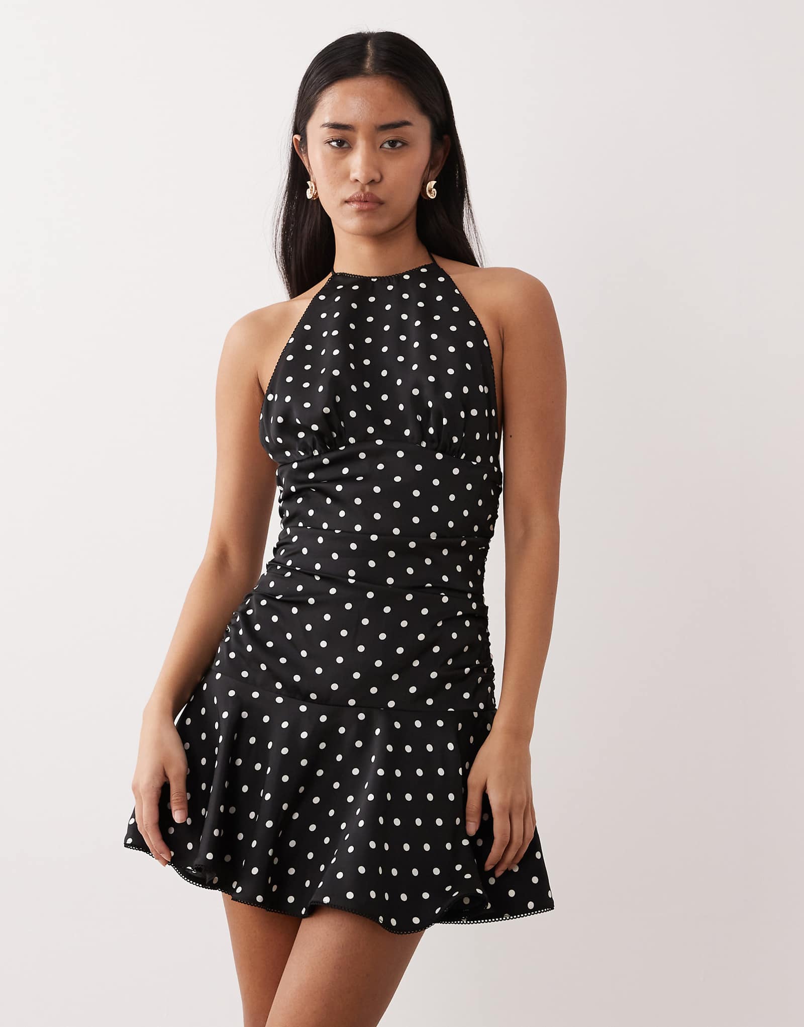 NIA Cahuenga 32390₽