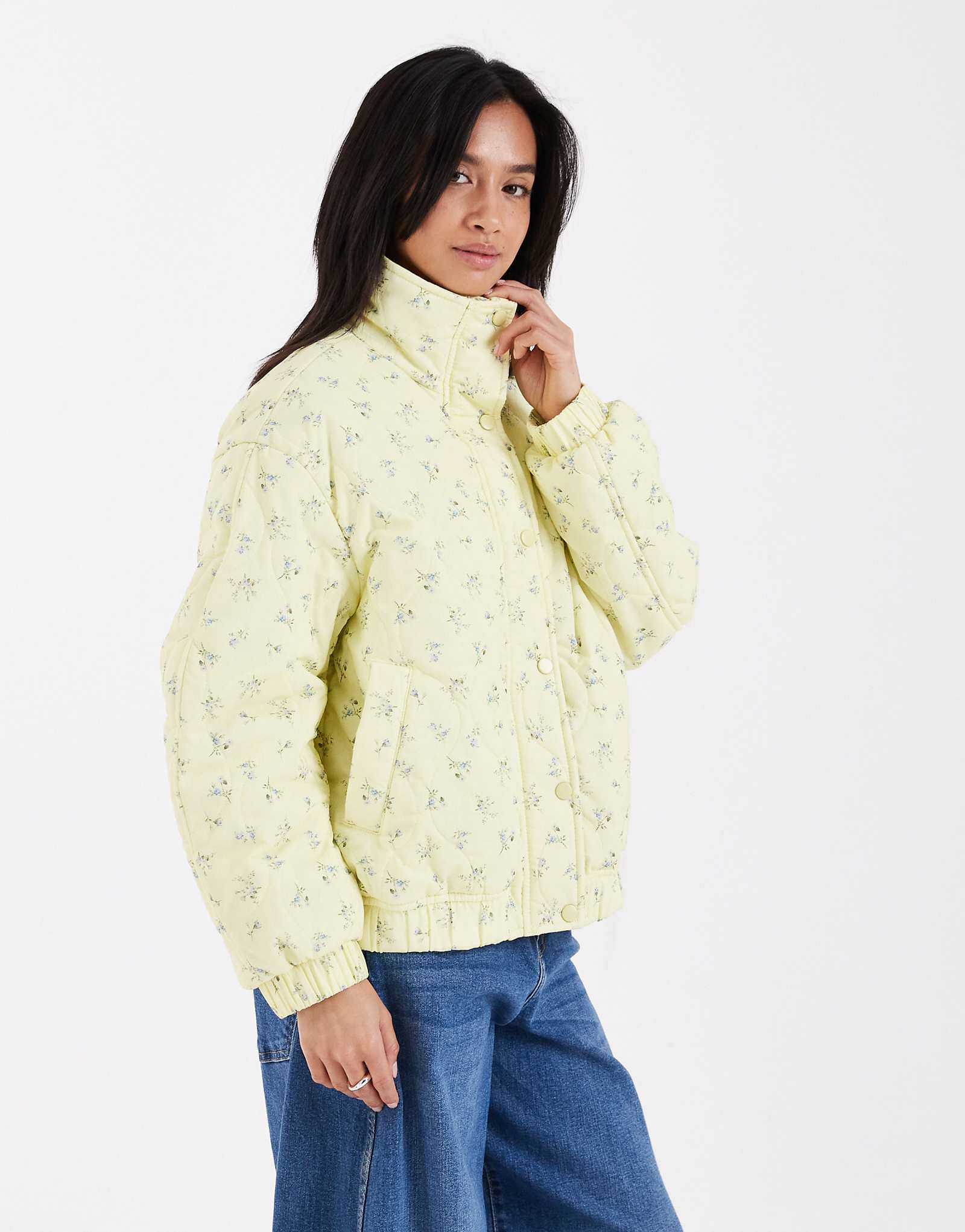 - ASOS DESIGN 21090₽