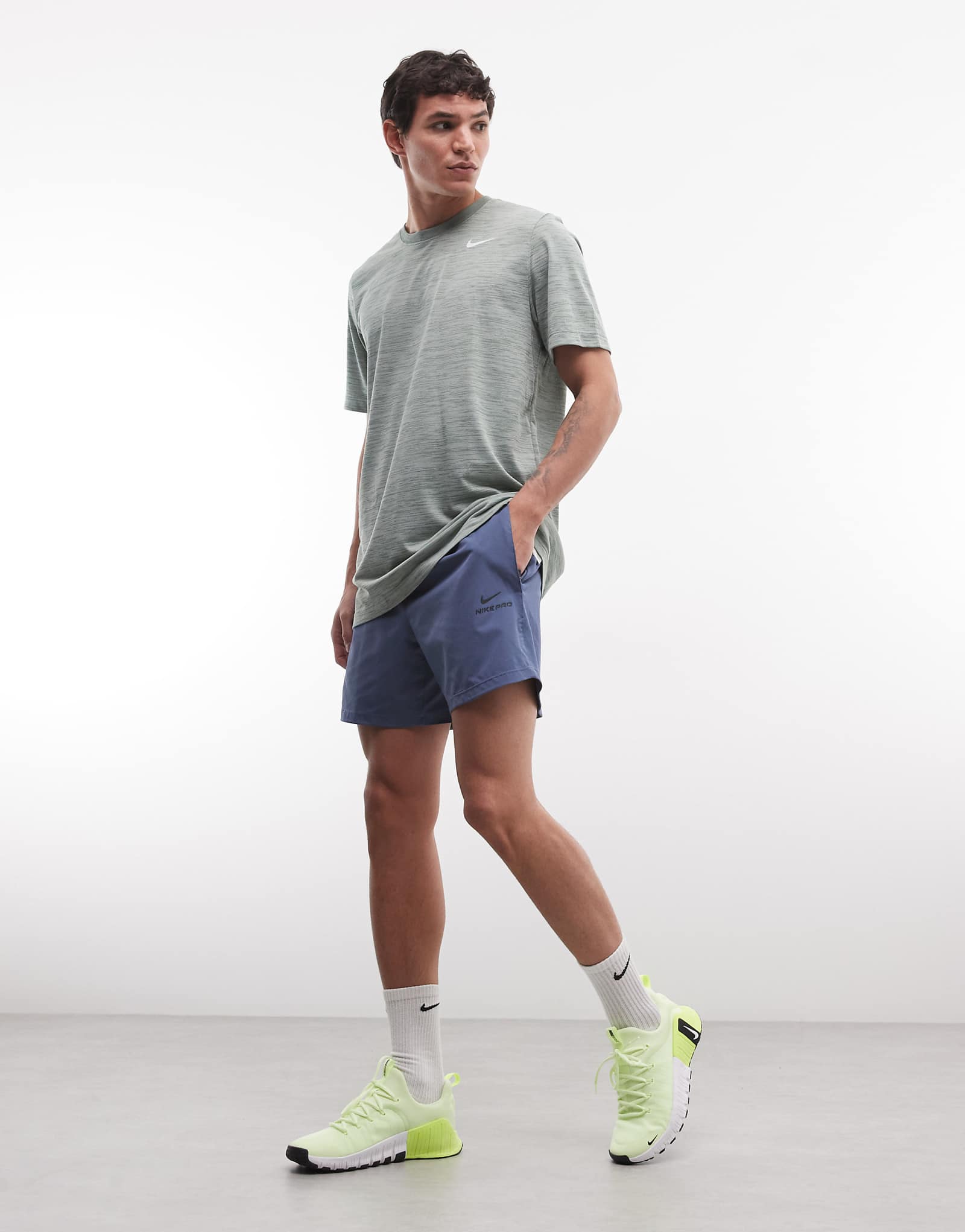 Nike Pro Training Dri-FIT 6 - 8790₽