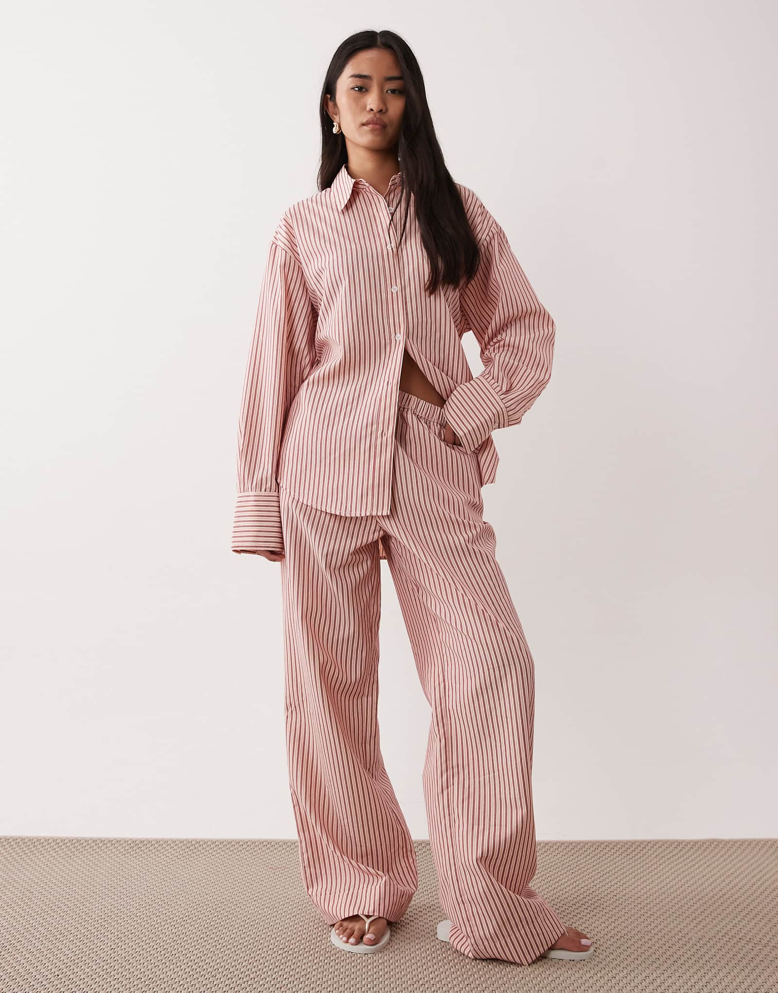 NIA Khonny - red 30990₽