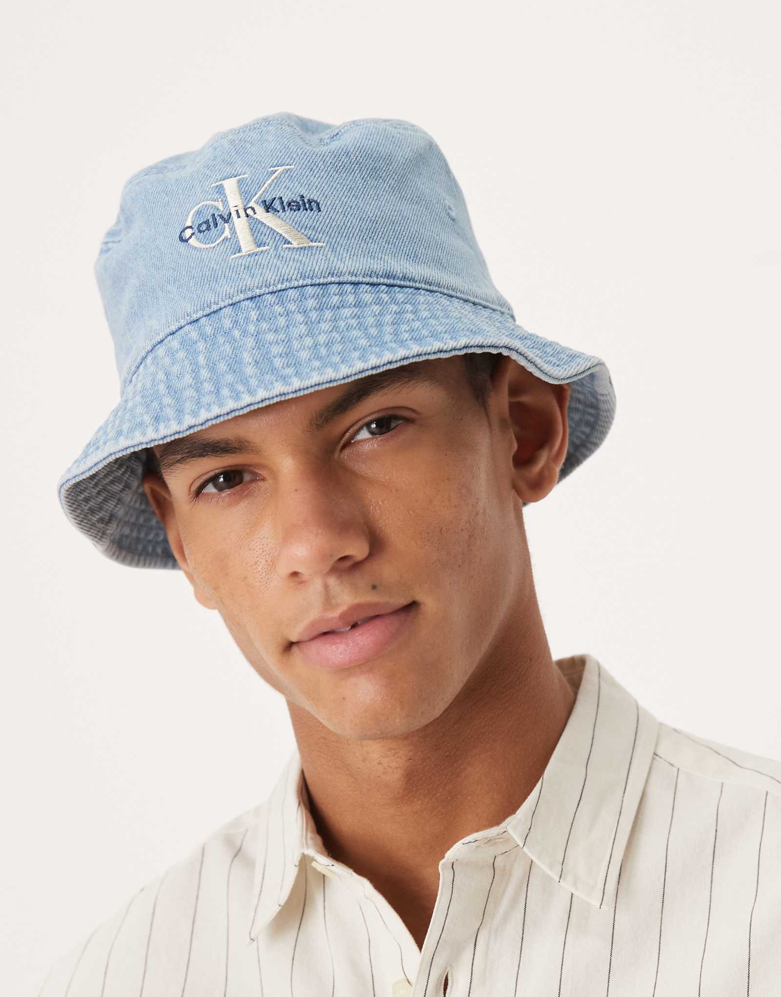 - monologo Calvin Klein - 13190₽