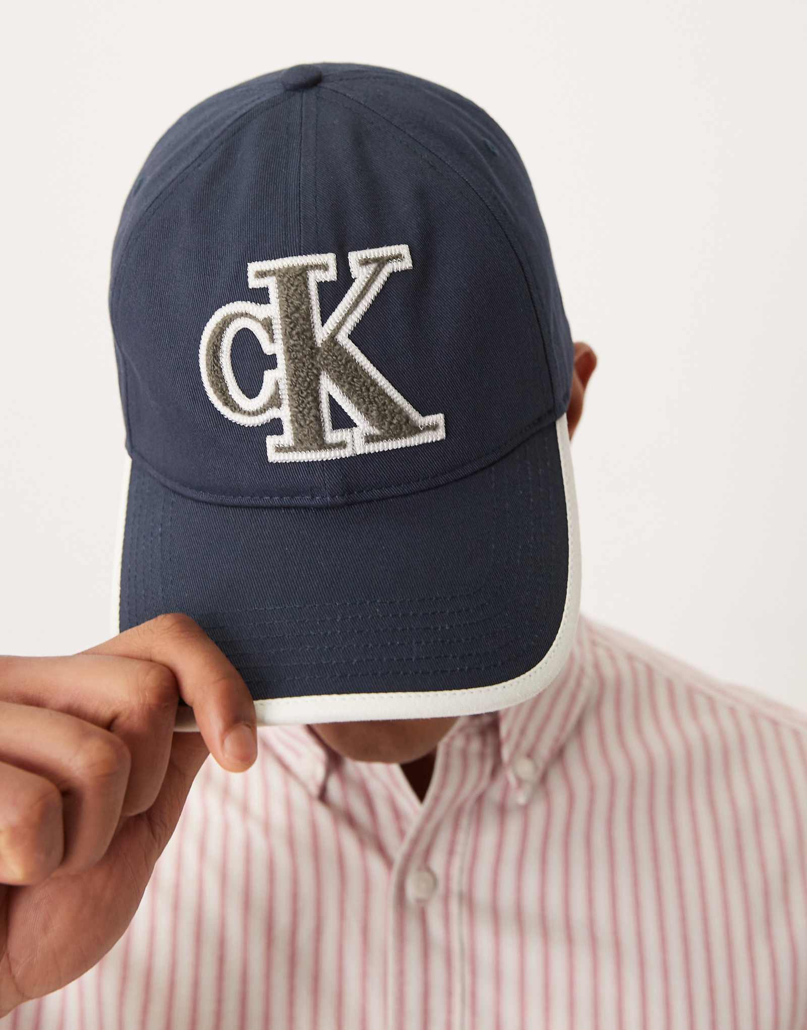 Calvin Klein - nights 14790₽