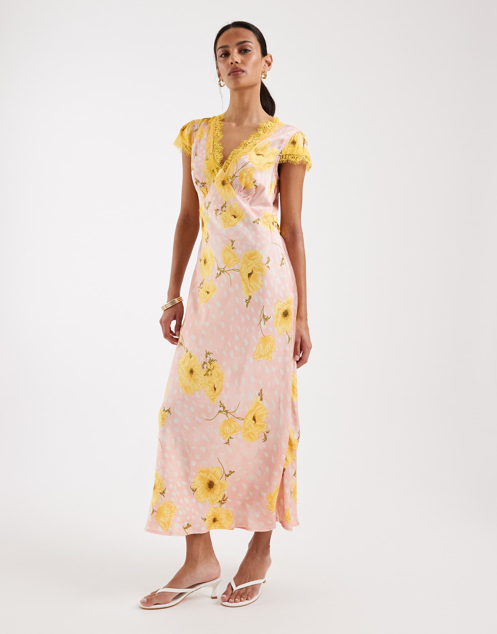 - Olivia v- 44590₽