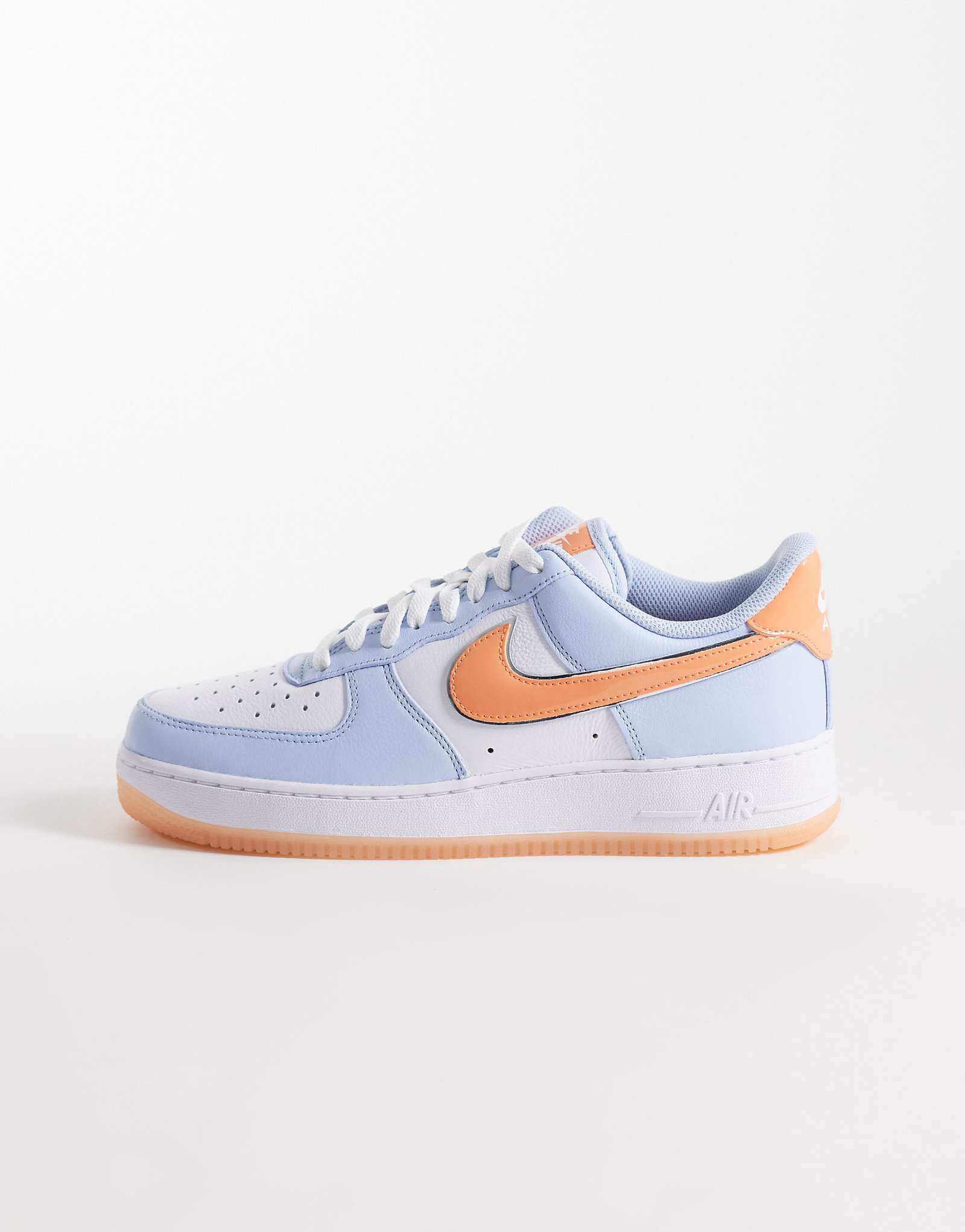 Nike Air Force 1 07 white 24190₽