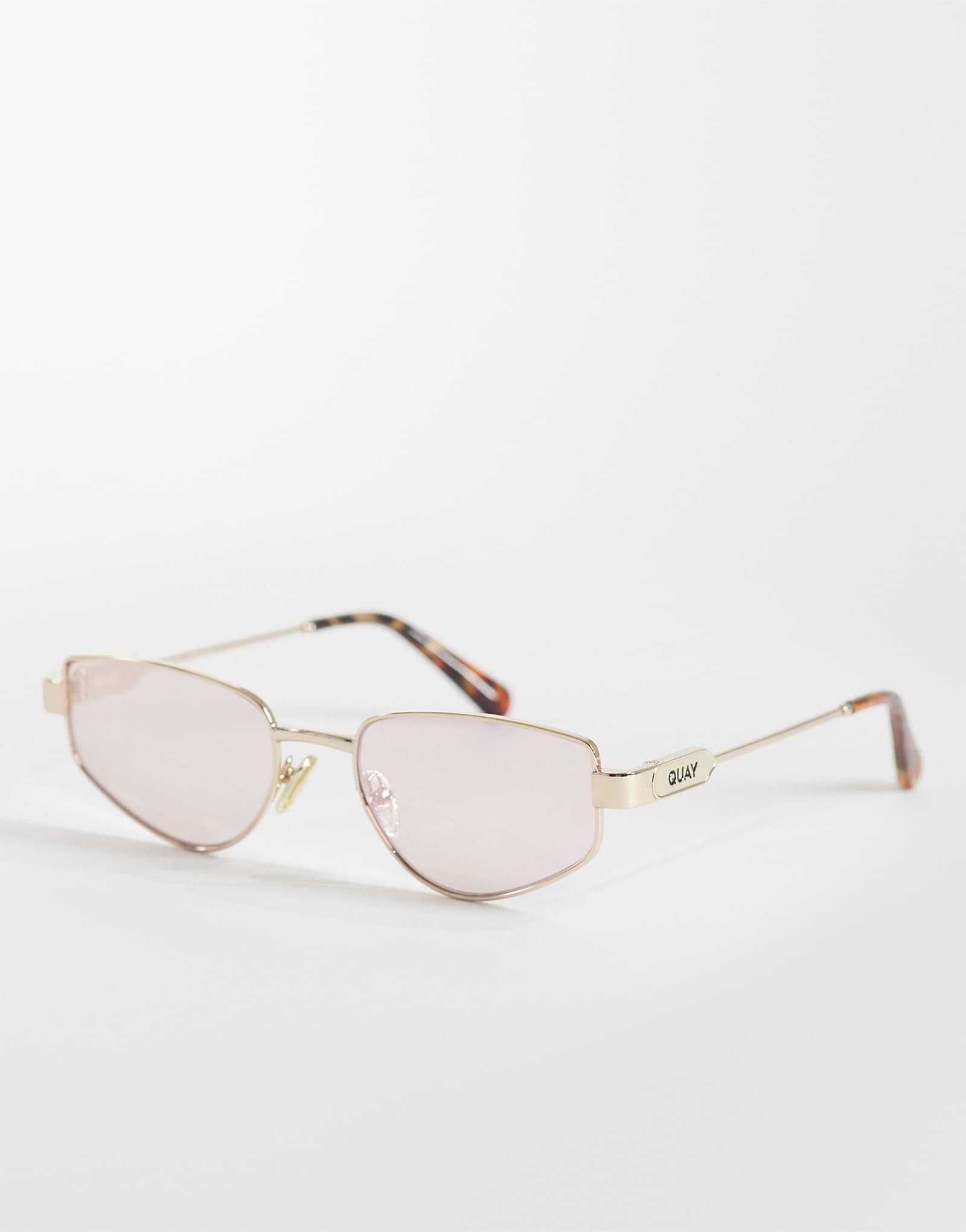 Quay hit 21890₽