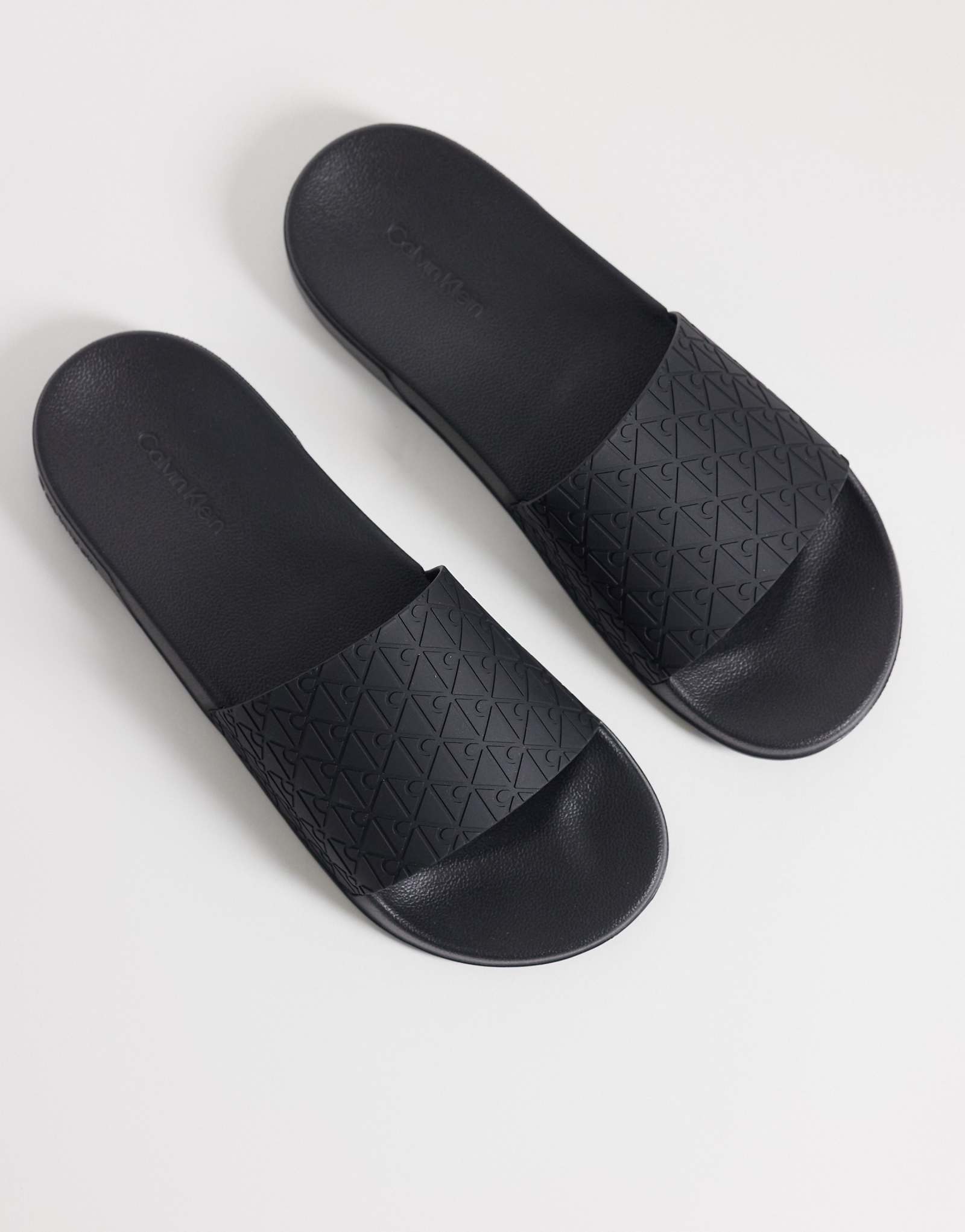 Calvin Klein essential 11790₽