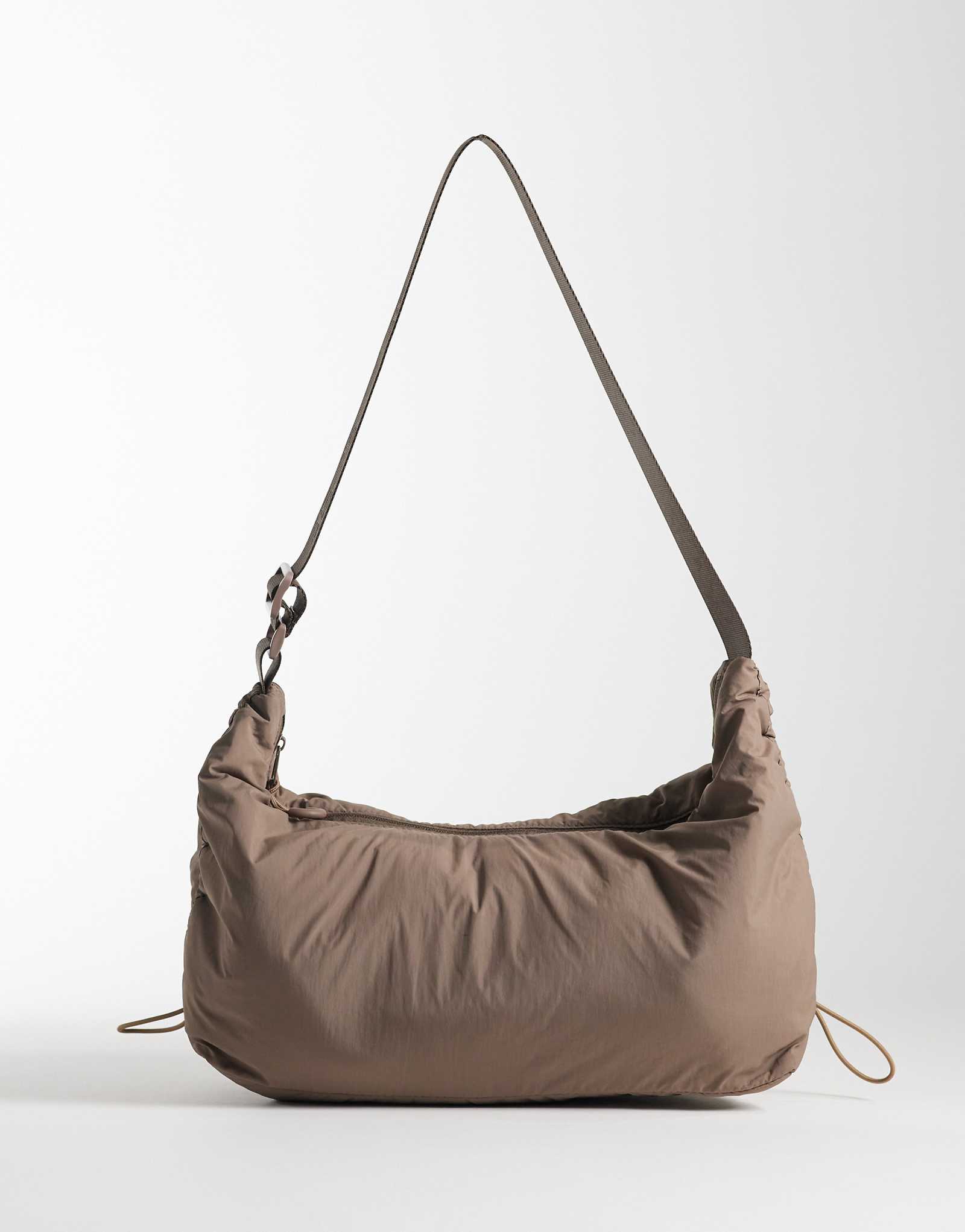 4505 woven padded ruched side shoulder studio gym bag in fawn fawn 7390₽
