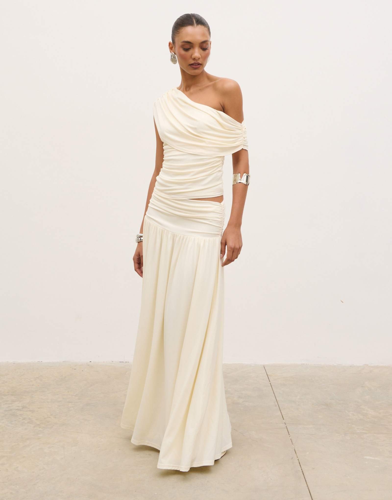 Pretty Lavish Lydia ruched maxi skirt in cream - part of a set cream 17590₽