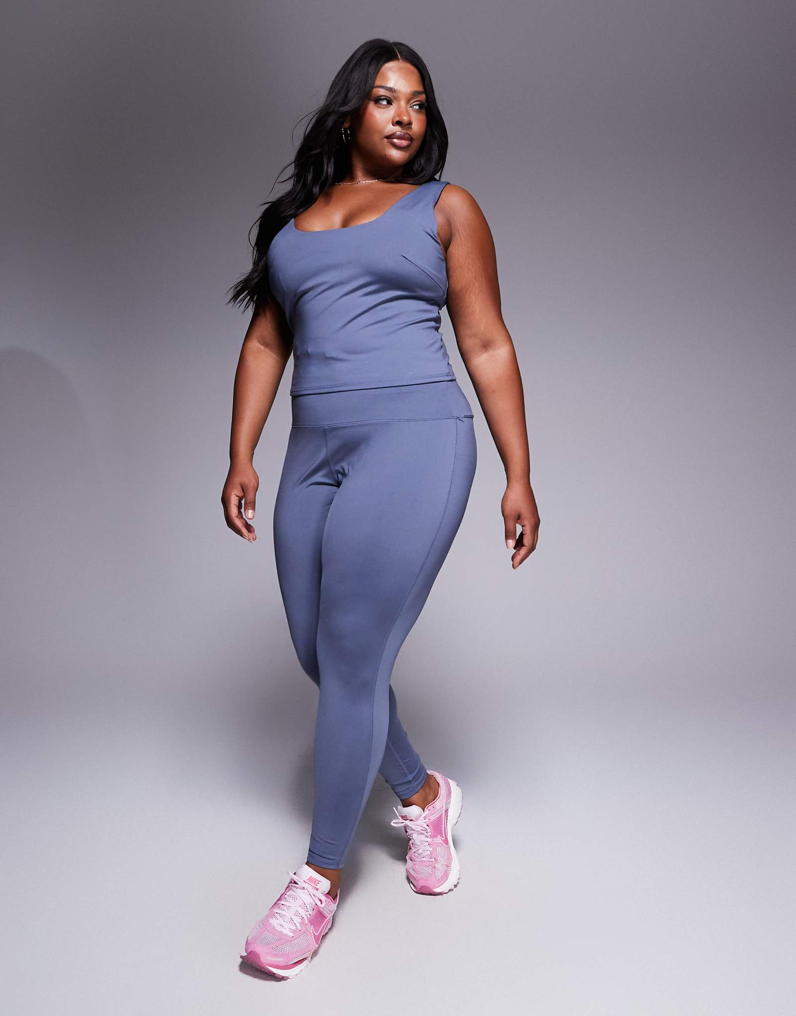 4505 Curve running high waist legging with zip phone pocket in cornflower 4090₽