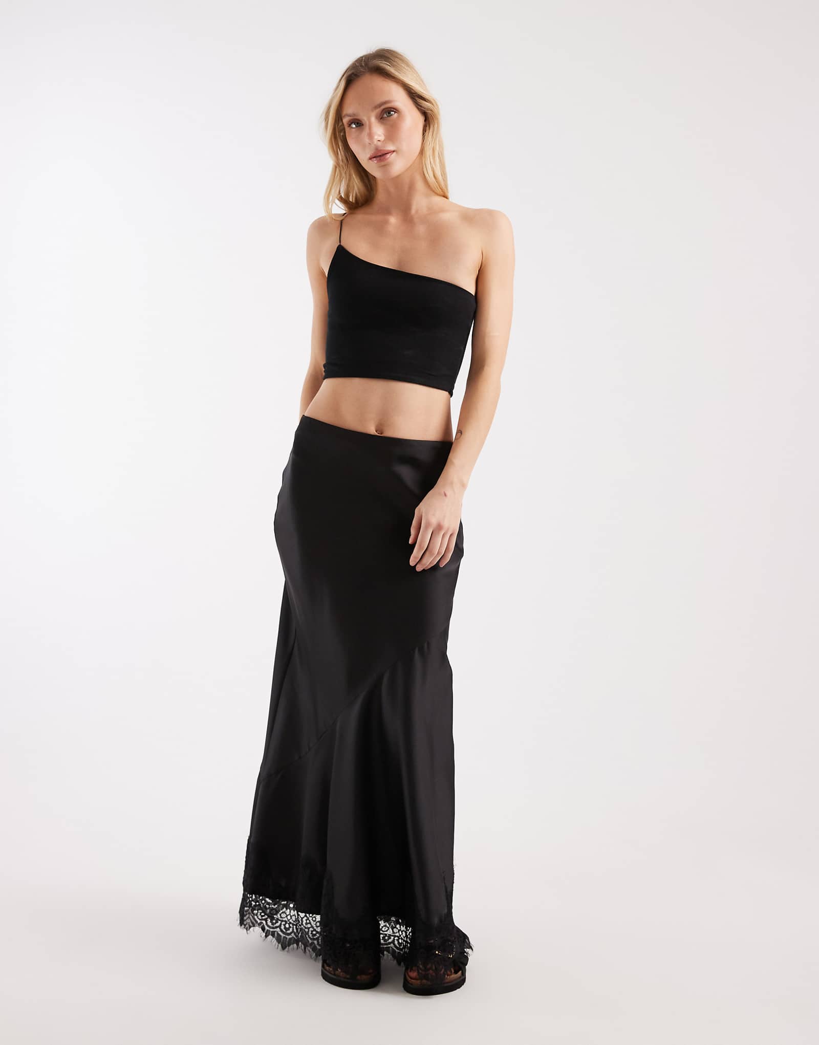 ASOS DESIGN Petite lace hem fishtail maxi skirt in black black 11590₽