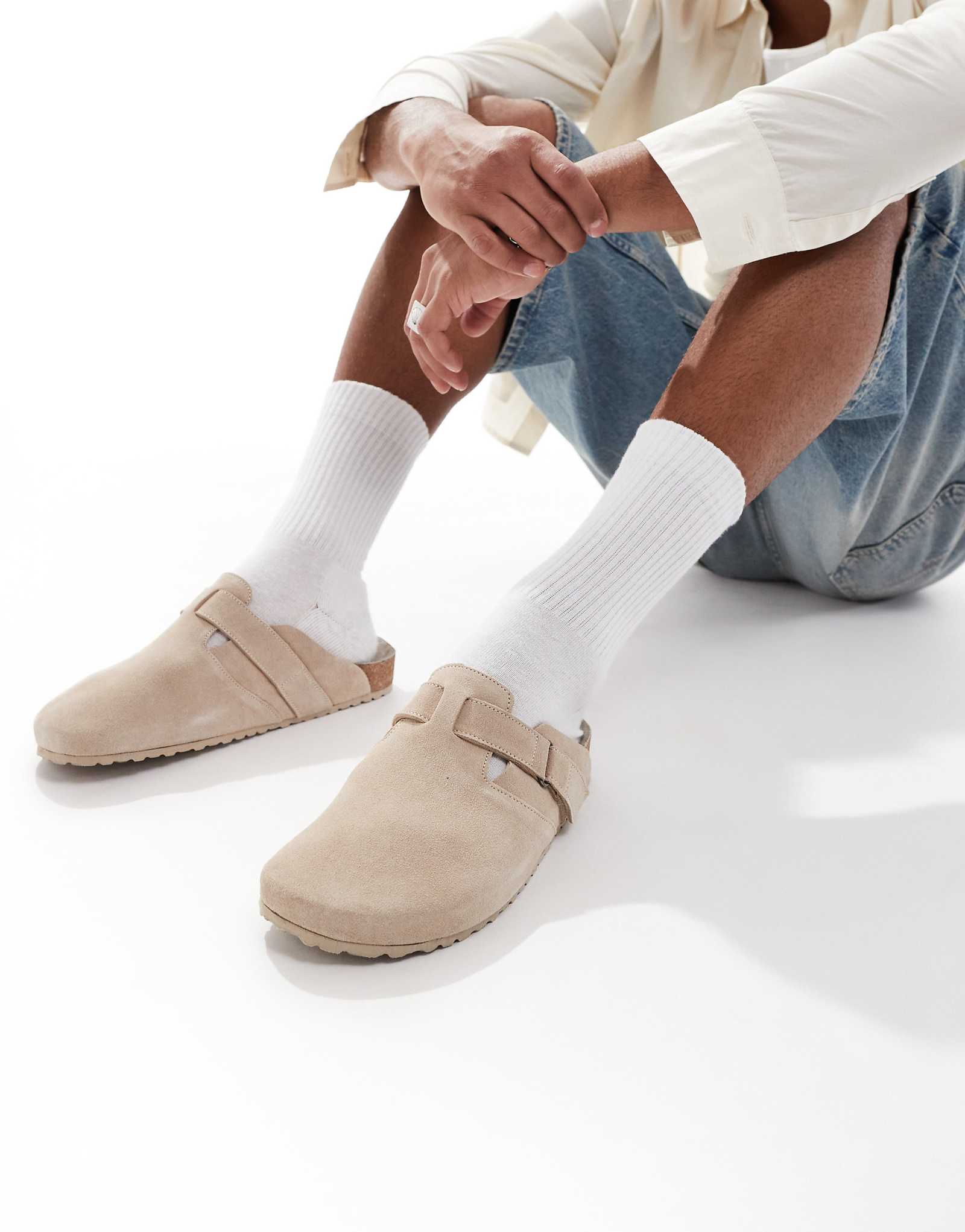 Jack -amp Jones suede clogs in beige 13590₽