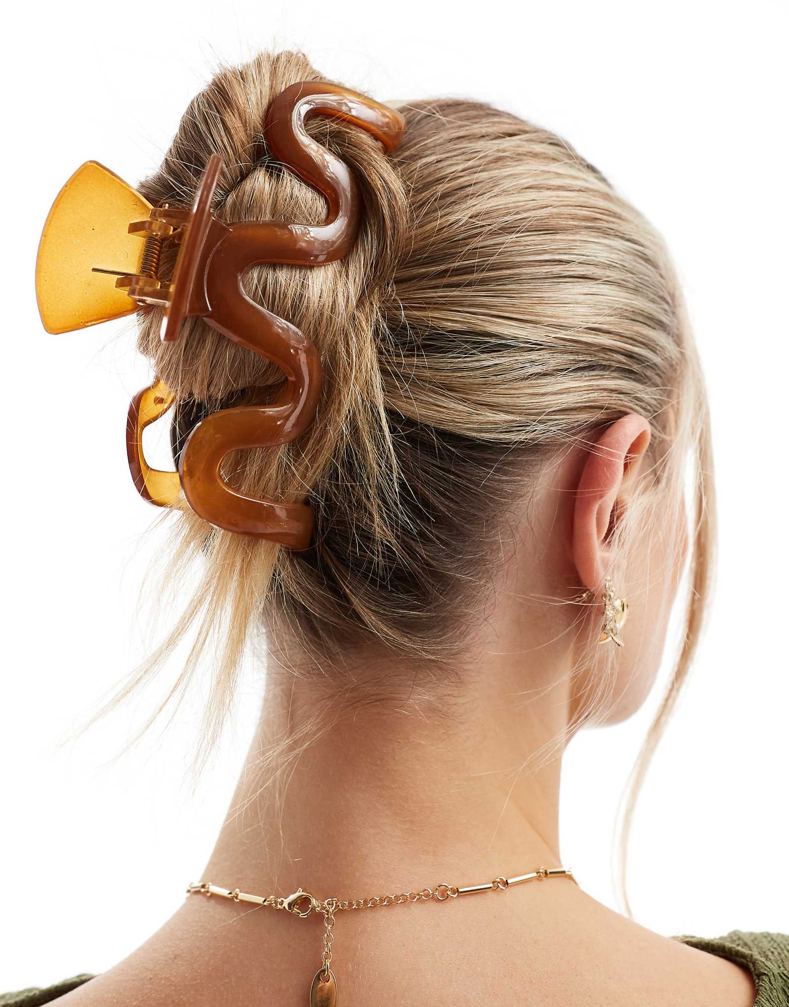 Pieces XL squiggle hair claw clip in dark brown 2790₽