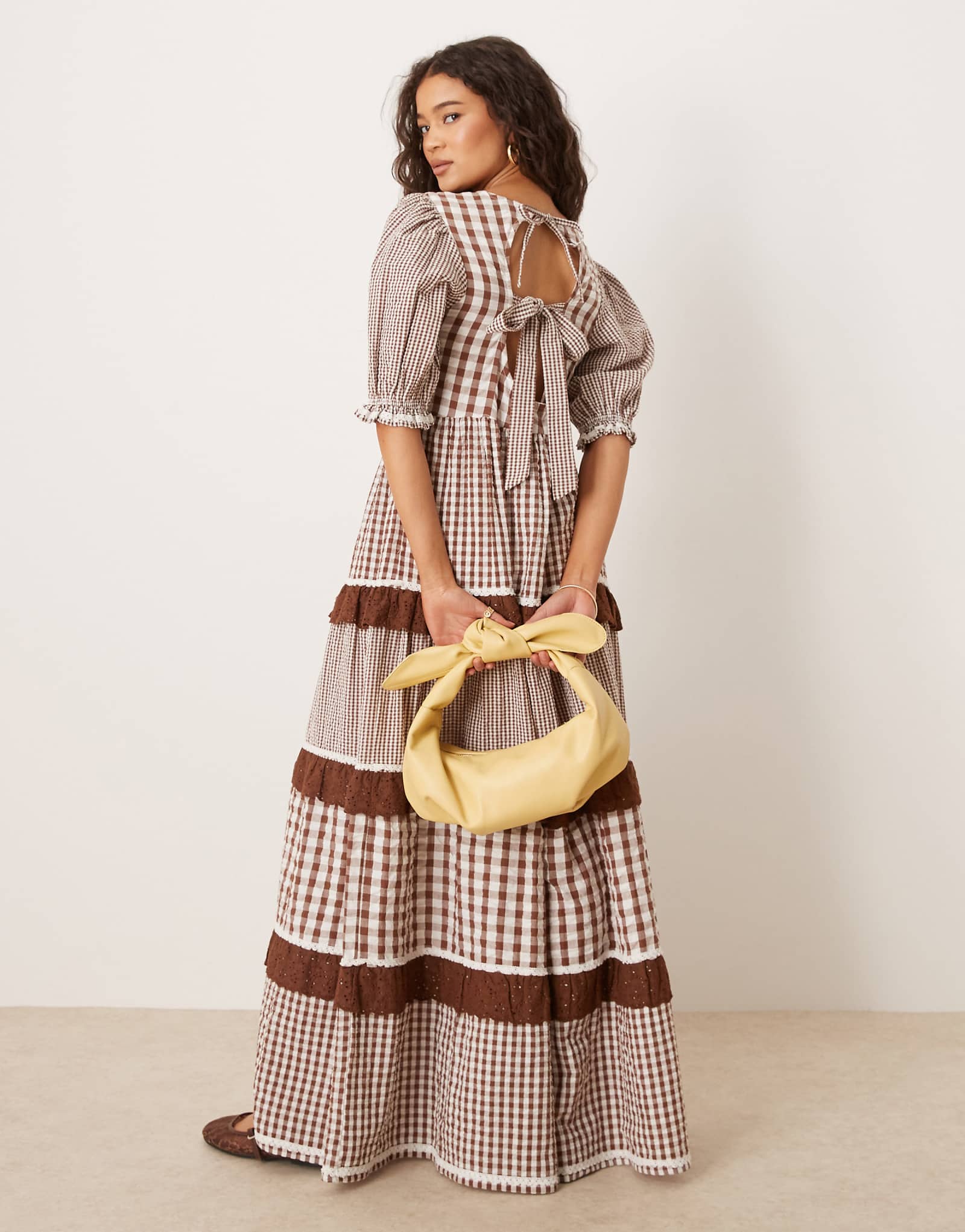 Neon Rose gingham ruffle detail puff sleeve smock dress in brown 8790₽