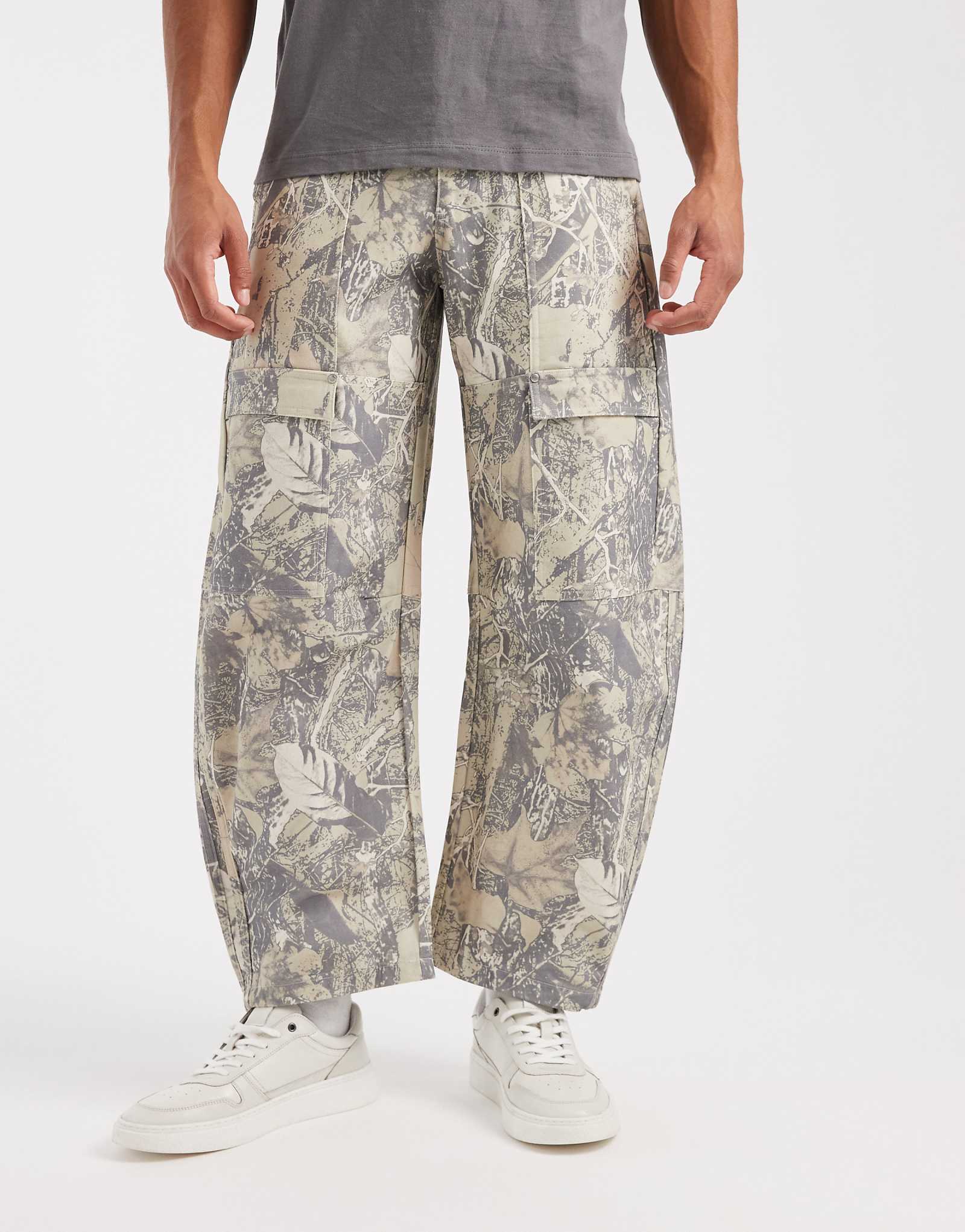 Adidas Originals workwear cargo pants in coffee brown 14490₽