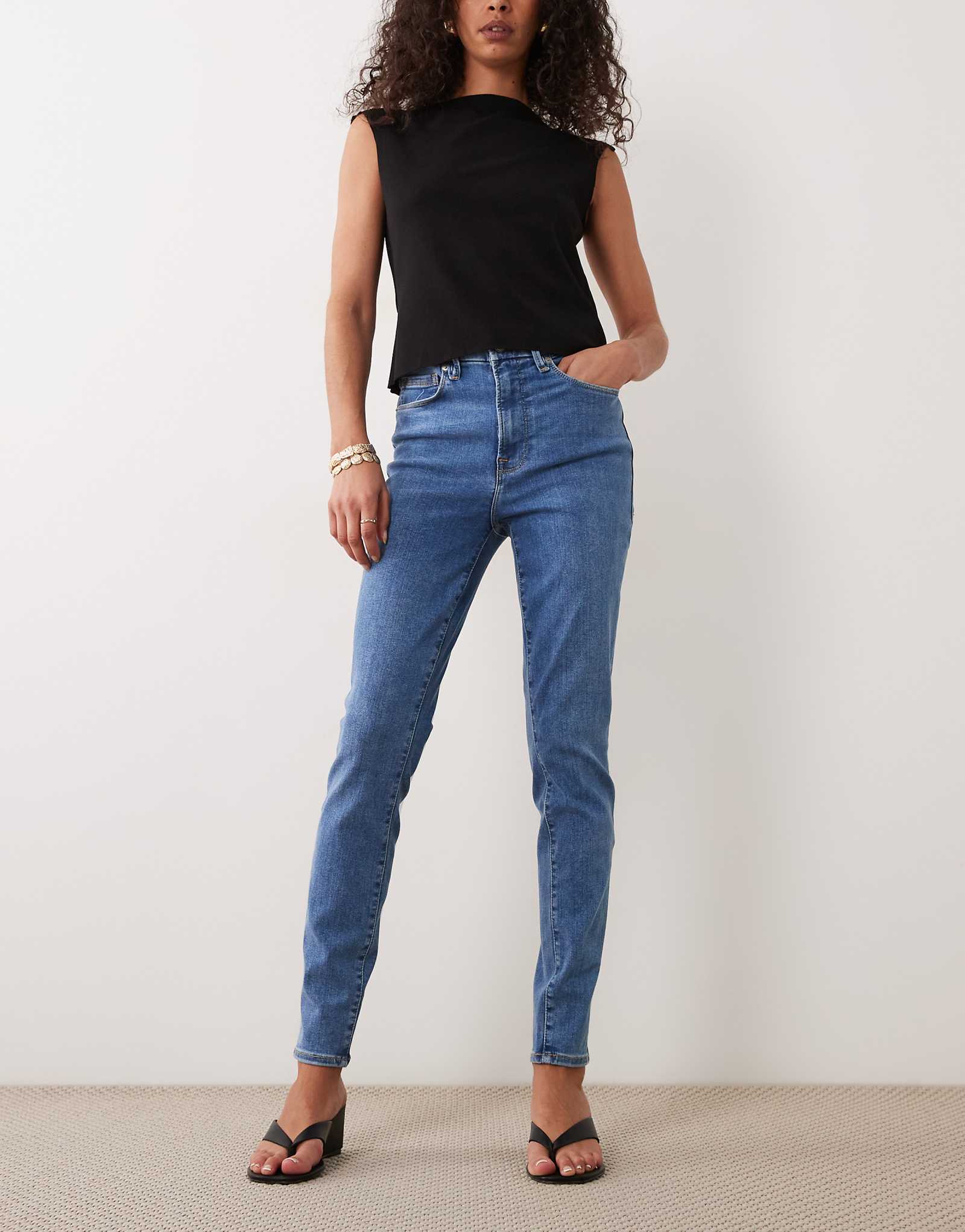 Good American always fits good legs skinny jeans in mid blue blue 30790₽